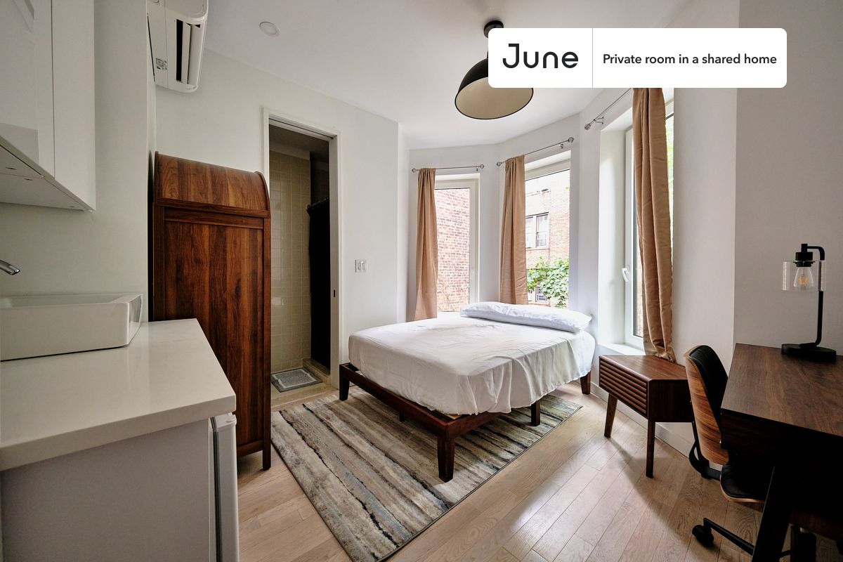 

PLEASE NOTE: This is a private room in a shared apartment. You will have your own bedroom and shared common areas (kitchen, bathroom, etc.) with other residents.

Full bedroom in a 4 bedroom / 4 bathroom apartment! 

 Be the first to live in this beautiful BRAND NEW APARTMENT featuring a PRIVATE BATH and a BACKYARD.

Check out 3D tour now:  https://jnhm.es/8gT

This  Full room in Ditmas Park  is available on a 12 month lease or a flexible short term (31 to 364 days) lease. You pick your custom start and end date. Monthly rent rate is determined by furnishing preference, move-in date and move-out date. Speak to a June representative for recommendations on the best stay duration for the lowest rate, and learn more about this home on the June website:  https://jnhm.es/6FE

Amenities of this home:   Laundry - Paid separately (in building),    Gym,    Couple-Friendly,       Guarantors Allowed,    Outdoor space,    Wi-Fi - Paid separately (High-Speed),    Furnished Common Areas,    Residents lounge,       Hardwood Flooring,    Microwave,    Oven,    Refrigerator,    Shared Backyard,   also, this unit is conveniently located, several local parks, restaurants and bars are just minutes away.

About June Homes: Welcome to the easiest rental experience of your life. Rent furnished or unfurnished apartments on a 12 month lease or a flexible short term (31 to 364 days). As a resident, you’ll have access to 24/7 support and monthly cleanings of the home’s shared spaces. Sign up now to apply online for your next home with June: https://jnhm.es/sign-roomi

Brokers welcome! Contact us for more details.

Interested? Use this listing ID when speaking to June team:  #1895 D