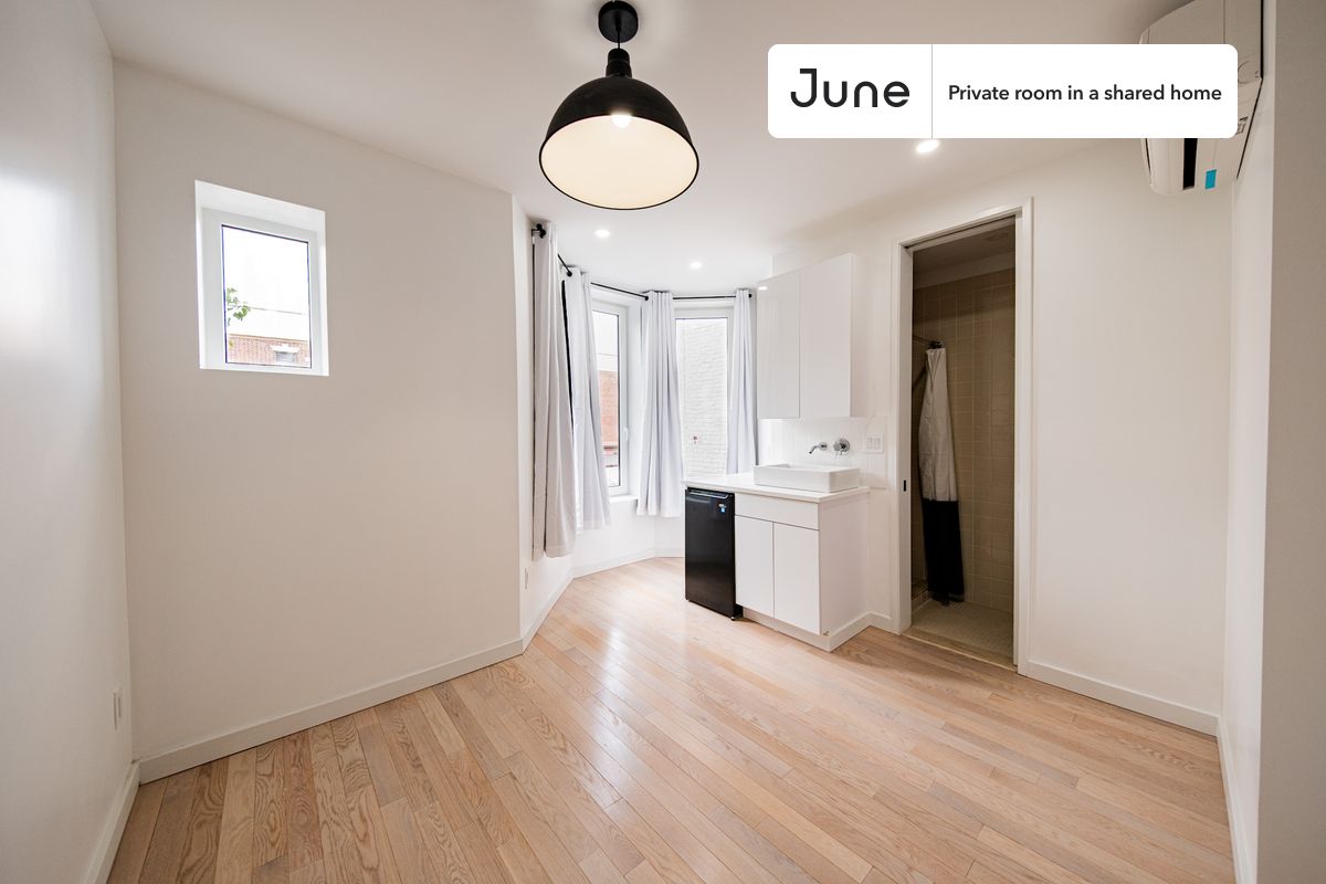 

PLEASE NOTE: This is a private room in a shared apartment. You will have your own bedroom and shared common areas (kitchen, bathroom, etc.) with other residents.

Queen bedroom in a 4 bedroom / 4 bathroom apartment! 

 Be the first to live in this beautiful BRAND NEW APARTMENT featuring a PRIVATE BATH and a BACKYARD.

Check out 3D tour now:  https://jnhm.es/8gW

This  Queen room in Ditmas Park  is available on a 12 month lease or a flexible short term (31 to 364 days) lease. You pick your custom start and end date. Monthly rent rate is determined by furnishing preference, move-in date and move-out date. Speak to a June representative for recommendations on the best stay duration for the lowest rate, and learn more about this home on the June website:  https://jnhm.es/6Fz

Amenities of this home:   Laundry - Paid separately (in building),    Gym,    Couple-Friendly,    Guarantors Allowed,    Outdoor space,    Wi-Fi - Paid separately (High-Speed),    Furnished Common Areas,    Residents lounge,       Hardwood Flooring,    Microwave,    Oven,    Refrigerator,    Shared Backyard,   also, this unit is conveniently located, several local parks, restaurants and bars are just minutes away.

About June Homes: Welcome to the easiest rental experience of your life. Rent furnished or unfurnished apartments on a 12 month lease or a flexible short term (31 to 364 days). As a resident, you’ll have access to 24/7 support and monthly cleanings of the home’s shared spaces. Sign up now to apply online for your next home with June: https://jnhm.es/sign-roomi

Brokers welcome! Contact us for more details.

Interested? Use this listing ID when speaking to June team:  #1894 A