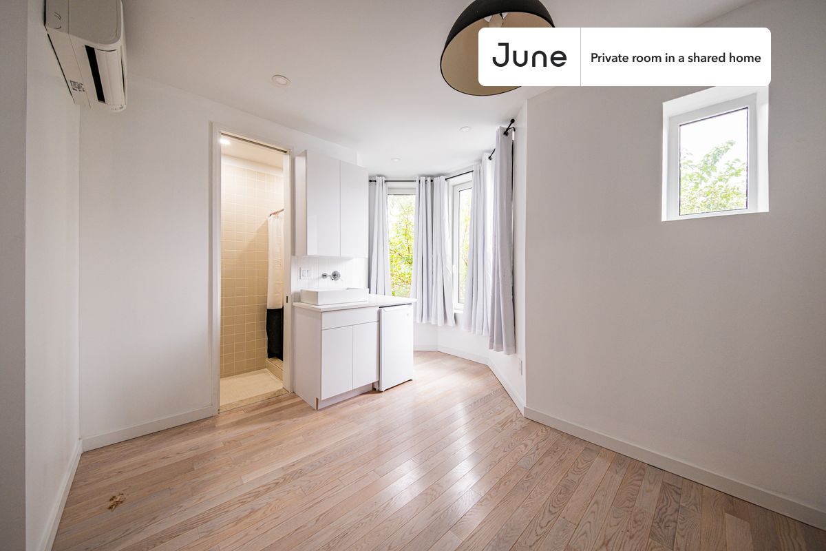 

PLEASE NOTE: This is a private room in a shared apartment. You will have your own bedroom and shared common areas (kitchen, bathroom, etc.) with other residents.

Queen bedroom in a 4 bedroom / 4 bathroom apartment! 

 Be the first to live in this beautiful BRAND NEW APARTMENT featuring a PRIVATE BATH and a BACKYARD.

Check out 3D tour now:  https://jnhm.es/8gV

This  Queen room in Ditmas Park  is available on a 12 month lease or a flexible short term (31 to 364 days) lease. You pick your custom start and end date. Monthly rent rate is determined by furnishing preference, move-in date and move-out date. Speak to a June representative for recommendations on the best stay duration for the lowest rate, and learn more about this home on the June website:  https://jnhm.es/6Fx

Amenities of this home:   Furnished Common Areas,    Guarantors Allowed,    Outdoor space,    Wi-Fi - Paid separately (High-Speed),    Laundry - Paid separately (in building),    Gym,       Residents lounge,       Hardwood Flooring,    Microwave,    Oven,    Refrigerator,    Shared Backyard,   also, this unit is conveniently located, several local parks, restaurants and bars are just minutes away.

About June Homes: Welcome to the easiest rental experience of your life. Rent furnished or unfurnished apartments on a 12 month lease or a flexible short term (31 to 364 days). As a resident, you’ll have access to 24/7 support and monthly cleanings of the home’s shared spaces. Sign up now to apply online for your next home with June: https://jnhm.es/sign-roomi

Brokers welcome! Contact us for more details.

Interested? Use this listing ID when speaking to June team:  #1893 A