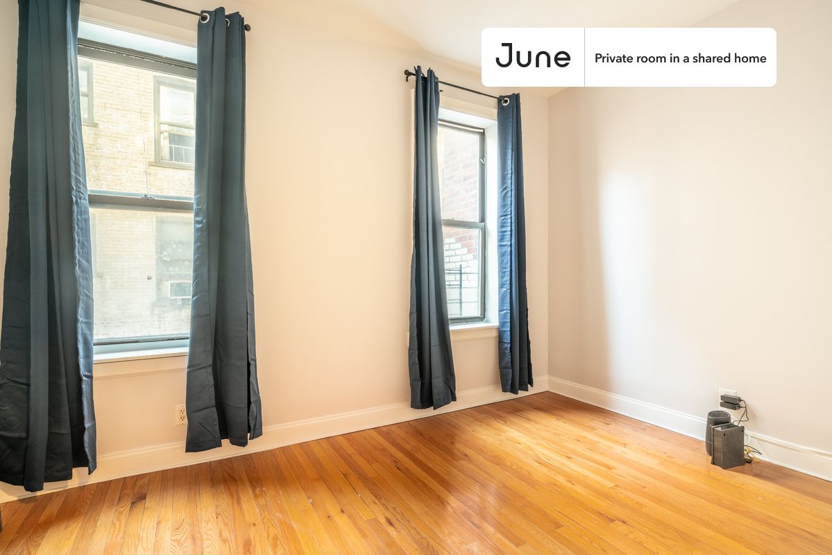 

PLEASE NOTE: This is a private room in a shared apartment. You will have your own bedroom and shared common areas (kitchen, bathroom, etc.) with other residents.

Full bedroom in a 2 bedroom / 1 bathroom apartment!

Check out 3D tour now:  https://jnhm.es/126

This  Full room in Sunset Park  is available on a 12 month lease or a flexible short term (31 to 364 days) lease. You pick your custom start and end date. Monthly rent rate is determined by furnishing preference, move-in date and move-out date. Speak to a June representative for recommendations on the best stay duration for the lowest rate, and learn more about this home on the June website:  https://jnhm.es/5XZ

Amenities of this home:   Furnished Common Areas,    Wi-Fi - Paid separately (High-Speed),    Guarantors Allowed,          Laundry - Paid separately (in building),    Wall-Mounted TV,    Hardwood Flooring,    Microwave,    Oven,    Refrigerator,   also, this unit is conveniently located, several local parks, restaurants and bars are just minutes away.

About June Homes: Welcome to the easiest rental experience of your life. Rent furnished or unfurnished apartments on a 12 month lease or a flexible short term (31 to 364 days). As a resident, you’ll have access to 24/7 support and monthly cleanings of the home’s shared spaces. Sign up now to apply online for your next home with June: https://jnhm.es/sign-roomi

Brokers welcome! Contact us for more details.

Interested? Use this listing ID when speaking to June team:  #1019 A