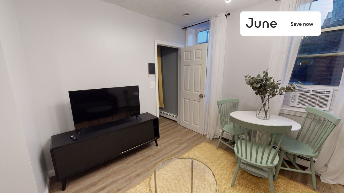 

3 bedroom in North End on flexible lease terms.

Check out 3D tour now:  https://jnhm.es/Rp

This 3 bedrooms, 1 bath apartment on the North End  is available on a 12 month lease or a flexible short term (31 to 364 days) lease. You pick your custom start and end date. Monthly rent rate is determined by furnishing preference, move-in date and move-out date. Speak to a June representative for recommendations on the best stay duration for the lowest rate, and learn more about this home on the June website:

Amenities of this home:   Dishwasher,    Furnished Common Areas,    Wi-Fi - Paid separately (High-Speed),    Guarantors Allowed,       32-inch Flat-Screen TV,    Street parking - City permit required,    Laundry - Paid separately (in building),       Hardwood Flooring,    Microwave,    Oven,    Refrigerator,   also, this unit is conveniently located, several local parks, restaurants and bars are just minutes away.

About June Homes: Welcome to the easiest rental experience of your life. Rent furnished or unfurnished apartments on a 12 month lease or a flexible short term (31 to 364 days). As a resident, you’ll have access to 24/7 support and monthly cleanings of the home’s shared spaces. Sign up now to apply online for your next home with June: https://jnhm.es/sign-roomi

Brokers welcome! Contact us for more details.

Use this listing ID when speaking to June team: #471
