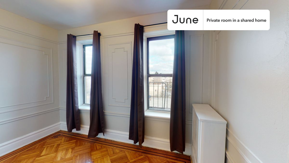 

PLEASE NOTE: This is a private room in a shared apartment. You will have your own bedroom and shared common areas (kitchen, bathroom, etc.) with other residents.

Full bedroom in a 2 bedroom / 1 bathroom apartment!

Check out 3D tour now:  https://jnhm.es/84m

This  Full room in Sunset Park  is available on a 12 month lease or a flexible short term (31 to 364 days) lease. You pick your custom start and end date. Monthly rent rate is determined by furnishing preference, move-in date and move-out date. Speak to a June representative for recommendations on the best stay duration for the lowest rate, and learn more about this home on the June website:  https://jnhm.es/63i

Amenities of this home:   Furnished Common Areas,    Wi-Fi - Paid separately (High-Speed),    Guarantors Allowed,       Pets Friendly,       Laundry - Paid separately (in building),    Wall-Mounted TV,    Hardwood Flooring,    Microwave,    Oven,    Refrigerator,   also, this unit is conveniently located, several local parks, restaurants and bars are just minutes away.

About June Homes: Welcome to the easiest rental experience of your life. Rent furnished or unfurnished apartments on a 12 month lease or a flexible short term (31 to 364 days). As a resident, you’ll have access to 24/7 support and monthly cleanings of the home’s shared spaces. Sign up now to apply online for your next home with June: https://jnhm.es/sign-roomi

Brokers welcome! Contact us for more details.

Interested? Use this listing ID when speaking to June team:  #1102 A