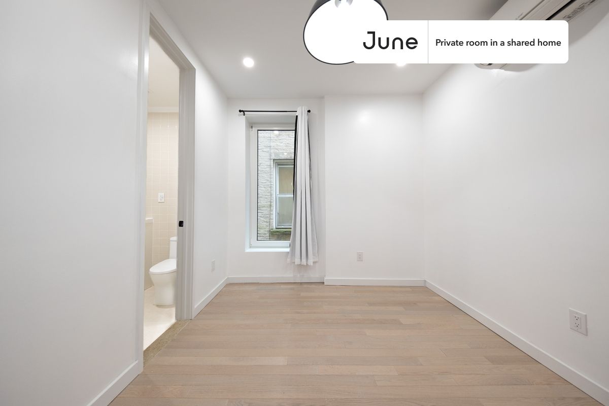 PLEASE NOTE: This is a private room in a shared apartment. You will have your own bedroom and shared common areas (kitchen, bathroom, etc.) with other residents.
Queen bedroom in a 4 bedroom / 2 bathroom apartment!
Be the first to live in this beautiful BRAND NEW APARTMENT featuring a PRIVATE BATH and a BACKYARD.
Check out 3D tour now: https://jnhm.es/8h2
This Queen room in Ditmas Park is available on a 12 month lease or a flexible short term (31 to 364 days) lease. You pick your custom start and end date. Monthly rent rate is determined by furnishing preference, move-in date and move-out date. Speak to a June representative for recommendations on the best stay duration for the lowest rate, and learn more about this home on the June website: https://jnhm.es/6G5
Amenities of this home: Laundry - Paid separately (in building), Gym, Guarantors Allowed, Outdoor space, Wi-Fi - Paid separately (High-Speed), Furnished Common Areas, Dishwasher, Residents lounge, Hardwood Flooring, Microwave, Oven, Refrigerator, Shared Backyard, also, this unit is conveniently located, several local parks, restaurants and bars are just minutes away.
About June Homes: Welcome to the easiest rental experience of your life. Rent furnished or unfurnished apartments on a 12 month lease or a flexible short term (31 to 364 days). As a resident, you’ll have access to 24/7 support and monthly cleanings of the home’s shared spaces. Sign up now to apply online for your next home with June: https://jnhm.es/sign-roomi
Brokers welcome! Contact us for more details.
Interested? Use this listing ID when speaking to June team: #1898 B