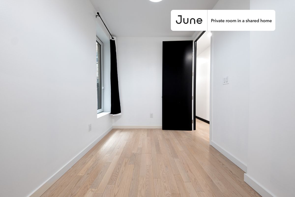 

PLEASE NOTE: This is a private room in a shared apartment. You will have your own bedroom and shared common areas (kitchen, bathroom, etc.) with other residents.

Queen bedroom in a 4 bedroom / 2 bathroom apartment! 

 Be the first to live in this beautiful BRAND NEW APARTMENT featuring a PRIVATE BATH and a BACKYARD.

Check out 3D tour now:  https://jnhm.es/8h3

This  Queen room in Ditmas Park  is available on a 12 month lease or a flexible short term (31 to 364 days) lease. You pick your custom start and end date. Monthly rent rate is determined by furnishing preference, move-in date and move-out date. Speak to a June representative for recommendations on the best stay duration for the lowest rate, and learn more about this home on the June website:  https://jnhm.es/6G9

Amenities of this home:   Laundry - Paid separately (in building),    Gym,       Guarantors Allowed,    Outdoor space,    Wi-Fi - Paid separately (High-Speed),    Furnished Common Areas,    Dishwasher,    Residents lounge,       Hardwood Flooring,    Microwave,    Oven,    Refrigerator,    Shared Backyard,   also, this unit is conveniently located, several local parks, restaurants and bars are just minutes away.

About June Homes: Welcome to the easiest rental experience of your life. Rent furnished or unfurnished apartments on a 12 month lease or a flexible short term (31 to 364 days). As a resident, you’ll have access to 24/7 support and monthly cleanings of the home’s shared spaces. Sign up now to apply online for your next home with June: https://jnhm.es/sign-roomi

Brokers welcome! Contact us for more details.

Interested? Use this listing ID when speaking to June team:  #1899 B