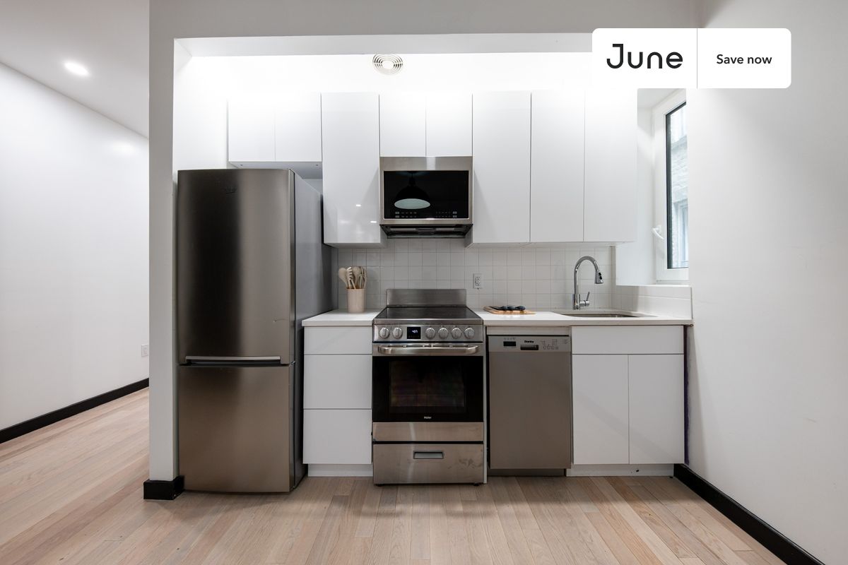 

4 bedroom in Ditmas Park on flexible lease terms.

Check out 3D tour now:  https://jnhm.es/8h2

This 4 bedrooms, 2 bath apartment on the Ditmas Park  is available on a 12 month lease or a flexible short term (31 to 364 days) lease. You pick your custom start and end date. Monthly rent rate is determined by furnishing preference, move-in date and move-out date. Speak to a June representative for recommendations on the best stay duration for the lowest rate, and learn more about this home on the June website:

Amenities of this home:   Dishwasher,    Furnished Common Areas,    Wi-Fi - Paid separately (High-Speed),    Outdoor space,    Guarantors Allowed,       Gym,    Laundry - Paid separately (in building),    Residents lounge,       Hardwood Flooring,    Microwave,    Oven,    Refrigerator,    Shared Backyard,   also, this unit is conveniently located, several local parks, restaurants and bars are just minutes away.

About June Homes: Welcome to the easiest rental experience of your life. Rent furnished or unfurnished apartments on a 12 month lease or a flexible short term (31 to 364 days). As a resident, you’ll have access to 24/7 support and monthly cleanings of the home’s shared spaces. Sign up now to apply online for your next home with June: https://jnhm.es/sign-roomi

Brokers welcome! Contact us for more details.

Use this listing ID when speaking to June team: #1898