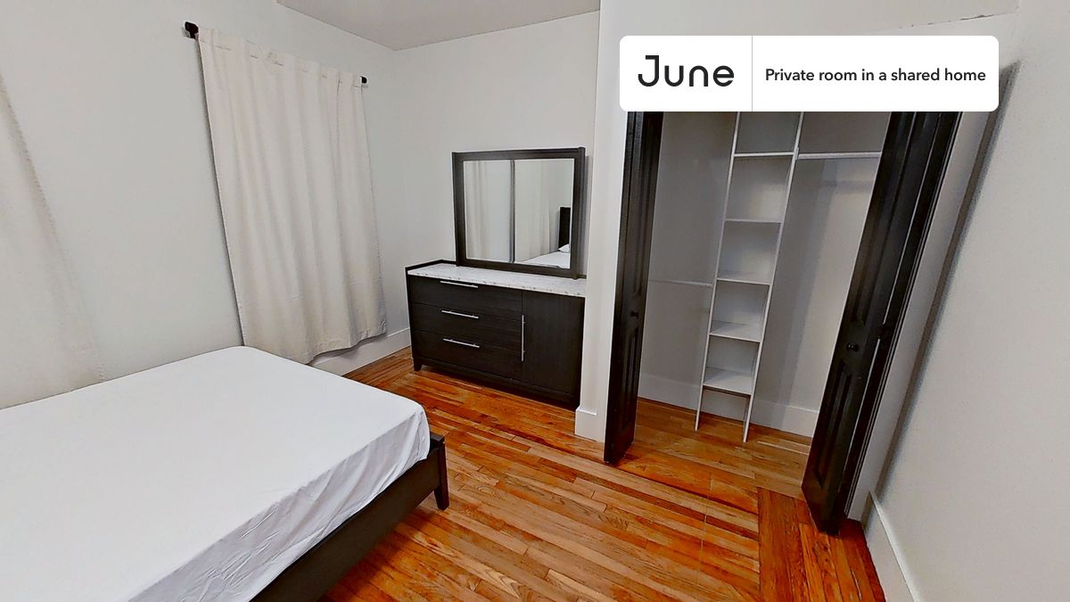 PLEASE NOTE: This is a private room in a shared apartment. You will have your own bedroom and shared common areas (kitchen, bathroom, etc.) with other residents.
Queen bedroom in a 5 bedroom / 2 bathroom apartment!
Check out 3D tour now: https://jnhm.es/8h4
This Queen room in Roxbury is available on a 12 month lease or a flexible short term (31 to 364 days) lease. You pick your custom start and end date. Monthly rent rate is determined by furnishing preference, move-in date and move-out date. Speak to a June representative for recommendations on the best stay duration for the lowest rate, and learn more about this home on the June website: https://jnhm.es/6Ge
Amenities of this home: Dishwasher, Furnished Common Areas, Wi-Fi - Paid separately (High-Speed), Guarantors Allowed, Laundry in home (free), Wall-Mounted TV, Hardwood Flooring, Microwave, Oven, Refrigerator, Air Conditioning | HVAC, Street parking - No permit required, also, this unit is conveniently located, several local parks, restaurants and bars are just minutes away.
About June Homes: Welcome to the easiest rental experience of your life. Rent furnished or unfurnished apartments on a 12 month lease or a flexible short term (31 to 364 days). As a resident, you’ll have access to 24/7 support and monthly cleanings of the home’s shared spaces. Sign up now to apply online for your next home with June: https://jnhm.es/sign-roomi
Brokers welcome! Contact us for more details.
Interested? Kindly note that the minimum stay duration would be 31 days.
Use this listing ID when speaking to June team: #1900 C