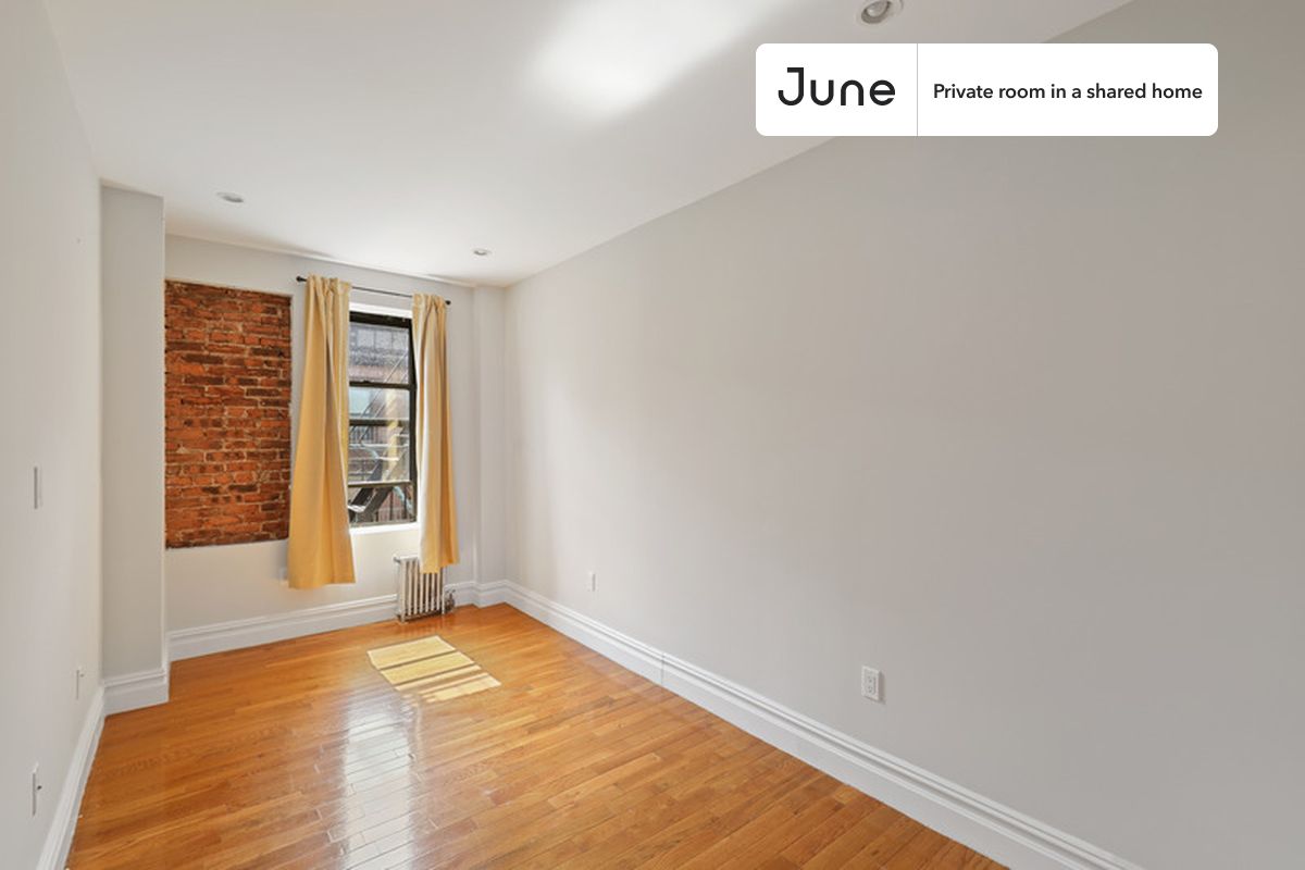 

PLEASE NOTE: This is a private room in a shared apartment. You will have your own bedroom and shared common areas (kitchen, bathroom, etc.) with other residents.

Full bedroom in a 3 bedroom / 2 bathroom apartment!

Check out 3D tour now:  https://jnhm.es/Vi

This  Full room in East Harlem  is available on a 12 month lease or a flexible short term (31 to 364 days) lease. You pick your custom start and end date. Monthly rent rate is determined by furnishing preference, move-in date and move-out date. Speak to a June representative for recommendations on the best stay duration for the lowest rate, and learn more about this home on the June website:  https://jnhm.es/5HL

Amenities of this home:   Guarantors Allowed,    Dishwasher,    Furnished Common Areas,    Wi-Fi - Paid separately (High-Speed),    Elevator,       32-inch Flat-Screen TV,       Street parking - City permit required,    Laundry in home (free),    Hardwood Flooring,    Microwave,    Oven,    Refrigerator,   also, this unit is conveniently located, several local parks, restaurants and bars are just minutes away.

About June Homes: Welcome to the easiest rental experience of your life. Rent furnished or unfurnished apartments on a 12 month lease or a flexible short term (31 to 364 days). As a resident, you’ll have access to 24/7 support and monthly cleanings of the home’s shared spaces. Sign up now to apply online for your next home with June: https://jnhm.es/sign-roomi

Brokers welcome! Contact us for more details.

Interested? Use this listing ID when speaking to June team:  #704 C
