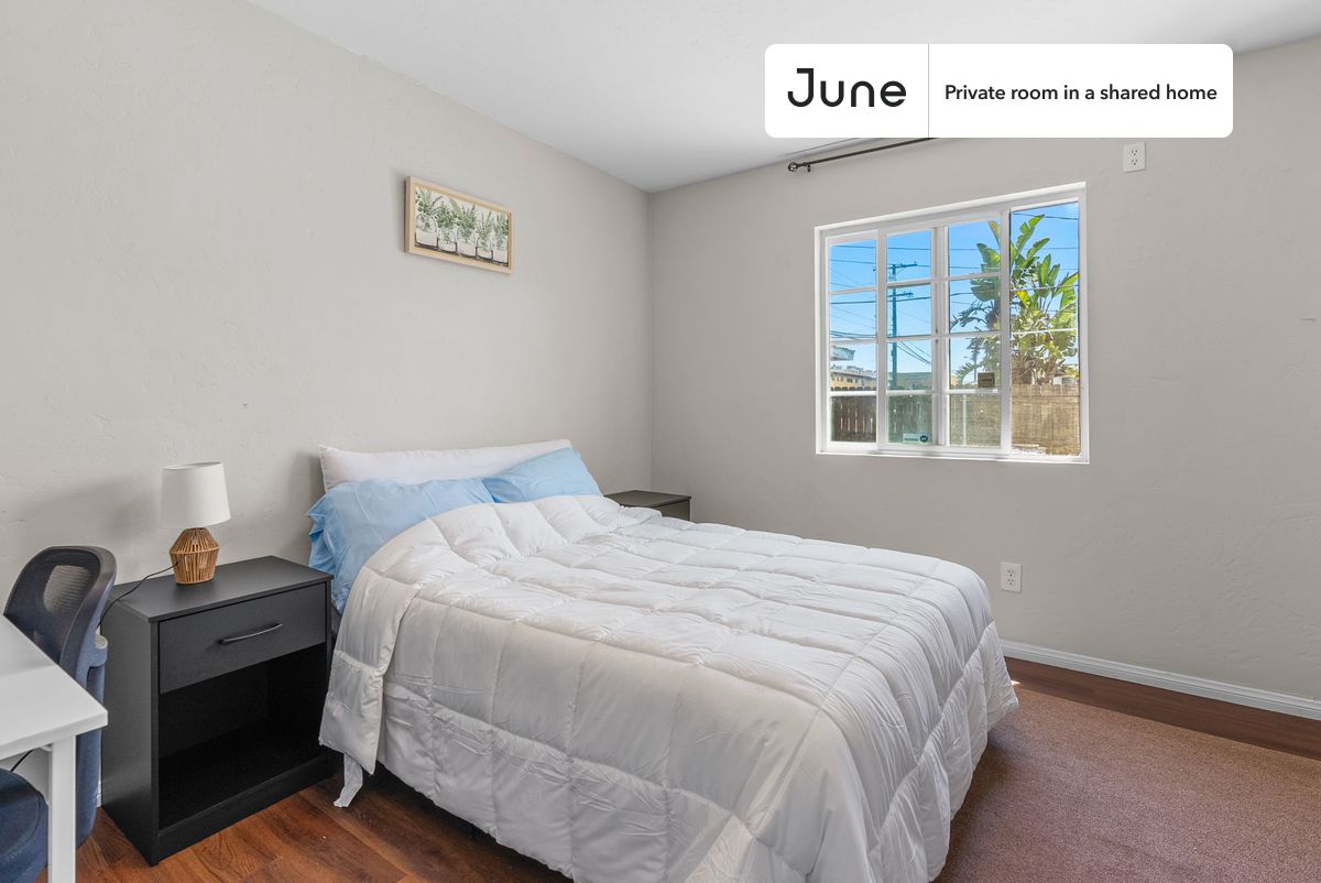 

PLEASE NOTE: This is a private room in a shared apartment. You will have your own bedroom and shared common areas (kitchen, bathroom, etc.) with other residents.

Full bedroom in a 7 bedroom / 3 bathroom apartment!

Check out 3D tour now:  https://jnhm.es/86n

This  Full room in College West  is available on a 12 month lease or a flexible short term (31 to 364 days) lease. You pick your custom start and end date. Monthly rent rate is determined by furnishing preference, move-in date and move-out date. Speak to a June representative for recommendations on the best stay duration for the lowest rate, and learn more about this home on the June website:  https://jnhm.es/5Y6

Amenities of this home:   Dishwasher,    Furnished Common Areas,    Wi-Fi - Paid separately (High-Speed),    Guarantors Allowed,       Central AC (Common space),    Laundry in home (free),       Enclosed backyard,    Wall-Mounted TV,    Hardwood Flooring,    Microwave,    Oven,    Refrigerator,    garage parking (paid),   also, this unit is conveniently located, several local parks, restaurants and bars are just minutes away.

About June Homes: Welcome to the easiest rental experience of your life. Rent furnished or unfurnished apartments on a 12 month lease or a flexible short term (31 to 364 days). As a resident, you’ll have access to 24/7 support and monthly cleanings of the home’s shared spaces. Sign up now to apply online for your next home with June: https://jnhm.es/sign-roomi

Brokers welcome! Contact us for more details.

Interested? Use this listing ID when speaking to June team:  #1021 A