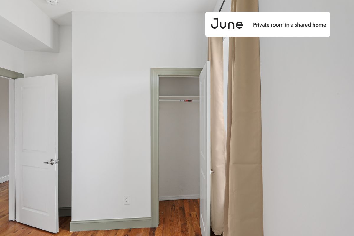

PLEASE NOTE: This is a private room in a shared apartment. You will have your own bedroom and shared common areas (kitchen, bathroom, etc.) with other residents.

Full bedroom in a 4 bedroom / 2 bathroom apartment!

Check out 3D tour now:  https://jnhm.es/ZE

This  Full room in Bedford-Stuyvesant  is available on a 12 month lease or a flexible short term (31 to 364 days) lease. You pick your custom start and end date. Monthly rent rate is determined by furnishing preference, move-in date and move-out date. Speak to a June representative for recommendations on the best stay duration for the lowest rate, and learn more about this home on the June website:  https://jnhm.es/5Or

Amenities of this home:   Furnished Common Areas,    Wi-Fi - Paid separately (High-Speed),    Guarantors Allowed,       Central AC (Common space),       Wall-Mounted TV,    Hardwood Flooring,    Microwave,    Oven,    Refrigerator,   also, this unit is conveniently located, several local parks, restaurants and bars are just minutes away.

About June Homes: Welcome to the easiest rental experience of your life. Rent furnished or unfurnished apartments on a 12 month lease or a flexible short term (31 to 364 days). As a resident, you’ll have access to 24/7 support and monthly cleanings of the home’s shared spaces. Sign up now to apply online for your next home with June: https://jnhm.es/sign-roomi

Brokers welcome! Contact us for more details.

Interested? Use this listing ID when speaking to June team:  #840 B