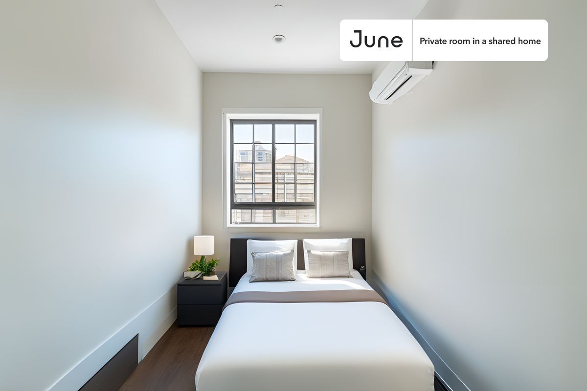 PLEASE NOTE: This is a private room in a shared apartment. You will have your own bedroom and shared common areas (kitchen, bathroom, etc.) with other residents.
Full bedroom in a 4 bedroom / 2 bathroom apartment!
Check out 3D tour now: https://jnhm.es/84I
This Full room in Bedford-Stuyvesant is available on a 12 month lease or a flexible short term (31 to 364 days) lease. You pick your custom start and end date. Monthly rent rate is determined by furnishing preference, move-in date and move-out date. Speak to a June representative for recommendations on the best stay duration for the lowest rate, and learn more about this home on the June website: https://jnhm.es/68p
Amenities of this home: Dishwasher, Furnished Common Areas, Wi-Fi - Paid separately (High-Speed), Guarantors Allowed, Central AC (Common space), Laundry - Paid separately (in building), Wall-Mounted TV, Hardwood Flooring, Microwave, Oven, Refrigerator, also, this unit is conveniently located, several local parks, restaurants and bars are just minutes away.
About June Homes: Welcome to the easiest rental experience of your life. Rent furnished or unfurnished apartments on a 12 month lease or a flexible short term (31 to 364 days). As a resident, you’ll have access to 24/7 support and monthly cleanings of the home’s shared spaces. Sign up now to apply online for your next home with June: https://jnhm.es/sign-roomi
Brokers welcome! Contact us for more details.
Interested? Use this listing ID when speaking to June team: #1241 A