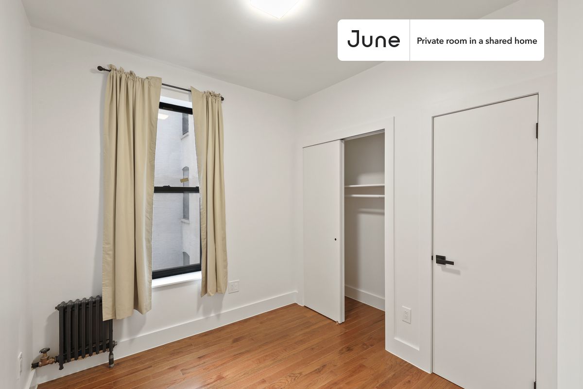 

PLEASE NOTE: This is a private room in a shared apartment. You will have your own bedroom and shared common areas (kitchen, bathroom, etc.) with other residents.

Full bedroom in a 4 bedroom / 2 bathroom apartment!

Check out 3D tour now:  https://jnhm.es/T1

This  Full room in West Harlem  is available on a 12 month lease or a flexible short term (31 to 364 days) lease. You pick your custom start and end date. Monthly rent rate is determined by furnishing preference, move-in date and move-out date. Speak to a June representative for recommendations on the best stay duration for the lowest rate, and learn more about this home on the June website:  https://jnhm.es/5zP

Amenities of this home:   Dishwasher,    Furnished Common Areas,    Wi-Fi - Paid separately (High-Speed),    Elevator,    Guarantors Allowed,       32-inch Flat-Screen TV,       Street parking - City permit required,    Laundry in home (free),    Hardwood Flooring,    Microwave,    Oven,    Refrigerator,   also, this unit is conveniently located, several local parks, restaurants and bars are just minutes away.

About June Homes: Welcome to the easiest rental experience of your life. Rent furnished or unfurnished apartments on a 12 month lease or a flexible short term (31 to 364 days). As a resident, you’ll have access to 24/7 support and monthly cleanings of the home’s shared spaces. Sign up now to apply online for your next home with June: https://jnhm.es/sign-roomi

Brokers welcome! Contact us for more details.

Interested? Use this listing ID when speaking to June team:  #530 A