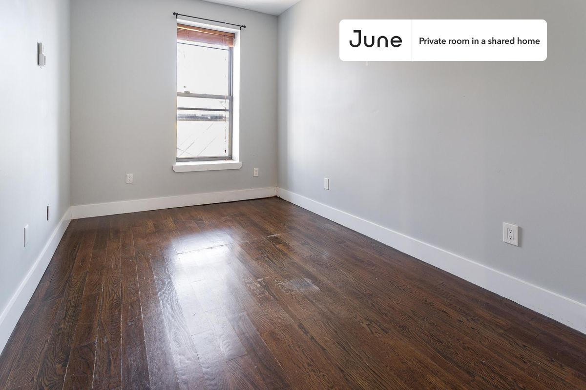 PLEASE NOTE: This is a private room in a shared apartment. You will have your own bedroom and shared common areas (kitchen, bathroom, etc.) with other residents.
Full bedroom in a 4 bedroom / 2 bathroom apartment!
Check out 3D tour now: https://jnhm.es/8bZ
This Full room in Bushwick is available on a 12 month lease or a flexible short term (31 to 364 days) lease. You pick your custom start and end date. Monthly rent rate is determined by furnishing preference, move-in date and move-out date. Speak to a June representative for recommendations on the best stay duration for the lowest rate, and learn more about this home on the June website: https://jnhm.es/6qo
Amenities of this home: Dishwasher, Furnished Common Areas, Wi-Fi - Paid separately (High-Speed), Guarantors Allowed, 32-inch Flat-Screen TV, Laundry in home (free), AC (Common space), Living area, Hardwood Flooring, Microwave, Oven, Refrigerator, also, this unit is conveniently located, several local parks, restaurants and bars are just minutes away.
About June Homes: Welcome to the easiest rental experience of your life. Rent furnished or unfurnished apartments on a 12 month lease or a flexible short term (31 to 364 days). As a resident, you’ll have access to 24/7 support and monthly cleanings of the home’s shared spaces. Sign up now to apply online for your next home with June: https://jnhm.es/sign-roomi
Brokers welcome! Contact us for more details.
Interested? Use this listing ID when speaking to June team: #1628 D
