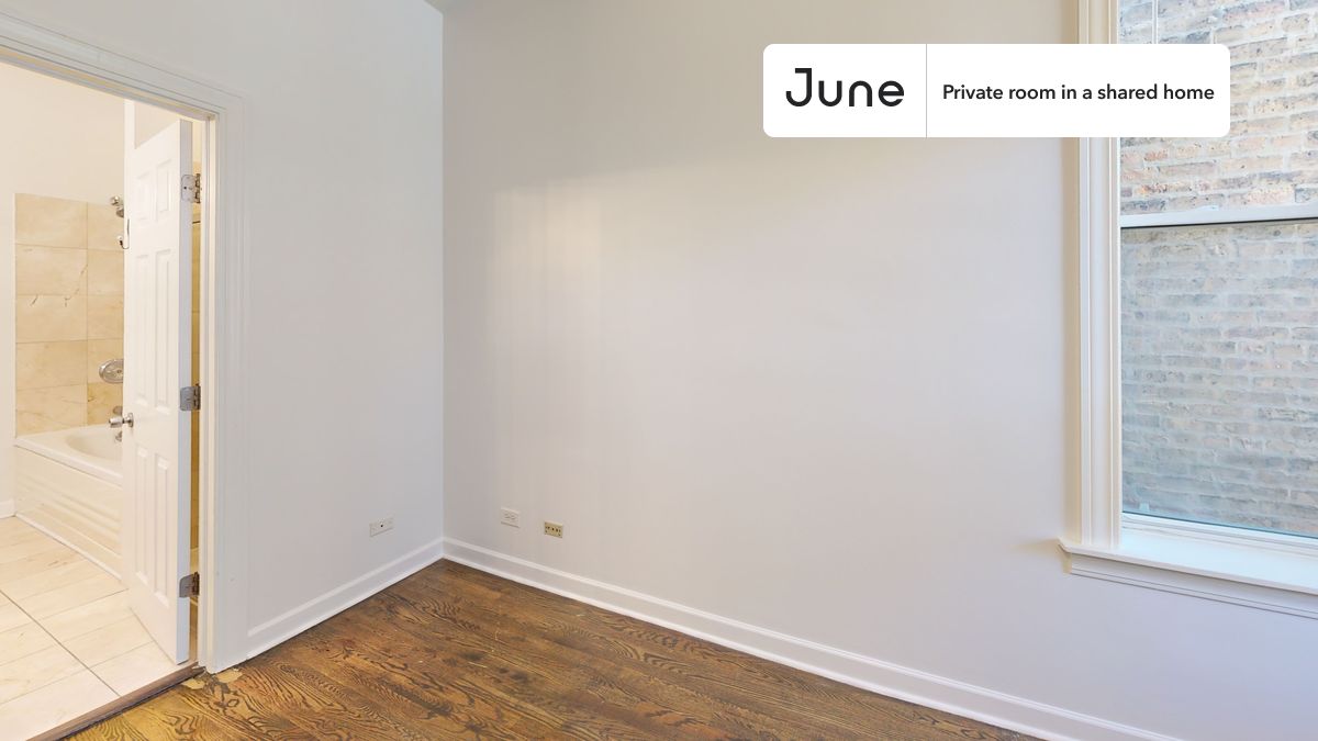 PLEASE NOTE: This is a private room in a shared apartment. You will have your own bedroom and shared common areas (kitchen, bathroom, etc.) with other residents.
Queen bedroom in a 3 bedroom / 2 bathroom apartment!
Check out 3D tour now: https://jnhm.es/8h6
This Queen room in Near West Side is available on a 12 month lease or a flexible short term (31 to 364 days) lease. You pick your custom start and end date. Monthly rent rate is determined by furnishing preference, move-in date and move-out date. Speak to a June representative for recommendations on the best stay duration for the lowest rate, and learn more about this home on the June website: https://jnhm.es/6FN
Amenities of this home: Dishwasher, Furnished Common Areas, Wi-Fi - Paid separately (High-Speed), Guarantors Allowed, 32-inch Flat-Screen TV, Street parking - City permit required, Laundry in home (free), Hardwood Flooring, Microwave, Oven, Refrigerator, Air Conditioning | HVAC, also, this unit is conveniently located, several local parks, restaurants and bars are just minutes away.
About June Homes: Welcome to the easiest rental experience of your life. Rent furnished or unfurnished apartments on a 12 month lease or a flexible short term (31 to 364 days). As a resident, you’ll have access to 24/7 support and monthly cleanings of the home’s shared spaces. Sign up now to apply online for your next home with June: https://jnhm.es/sign-roomi
Brokers welcome! Contact us for more details.
Interested? Kindly note that the minimum stay duration would be 32 days.
Use this listing ID when speaking to June team: #1897 C