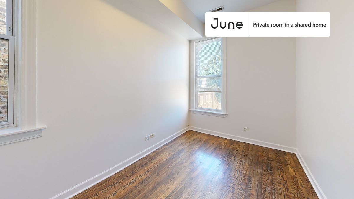 PLEASE NOTE: This is a private room in a shared apartment. You will have your own bedroom and shared common areas (kitchen, bathroom, etc.) with other residents.
Queen bedroom in a 3 bedroom / 2 bathroom apartment!
Check out 3D tour now: https://jnhm.es/8h6
This Queen room in Near West Side is available on a 12 month lease or a flexible short term (31 to 364 days) lease. You pick your custom start and end date. Monthly rent rate is determined by furnishing preference, move-in date and move-out date. Speak to a June representative for recommendations on the best stay duration for the lowest rate, and learn more about this home on the June website: https://jnhm.es/6FM
Amenities of this home: Dishwasher, Furnished Common Areas, Wi-Fi - Paid separately (High-Speed), Guarantors Allowed, 32-inch Flat-Screen TV, Street parking - City permit required, Laundry in home (free), Hardwood Flooring, Microwave, Oven, Refrigerator, Air Conditioning | HVAC, also, this unit is conveniently located, several local parks, restaurants and bars are just minutes away.
About June Homes: Welcome to the easiest rental experience of your life. Rent furnished or unfurnished apartments on a 12 month lease or a flexible short term (31 to 364 days). As a resident, you’ll have access to 24/7 support and monthly cleanings of the home’s shared spaces. Sign up now to apply online for your next home with June: https://jnhm.es/sign-roomi
Brokers welcome! Contact us for more details.
Interested? Kindly note that the minimum stay duration would be 32 days.
Use this listing ID when speaking to June team: #1897 B