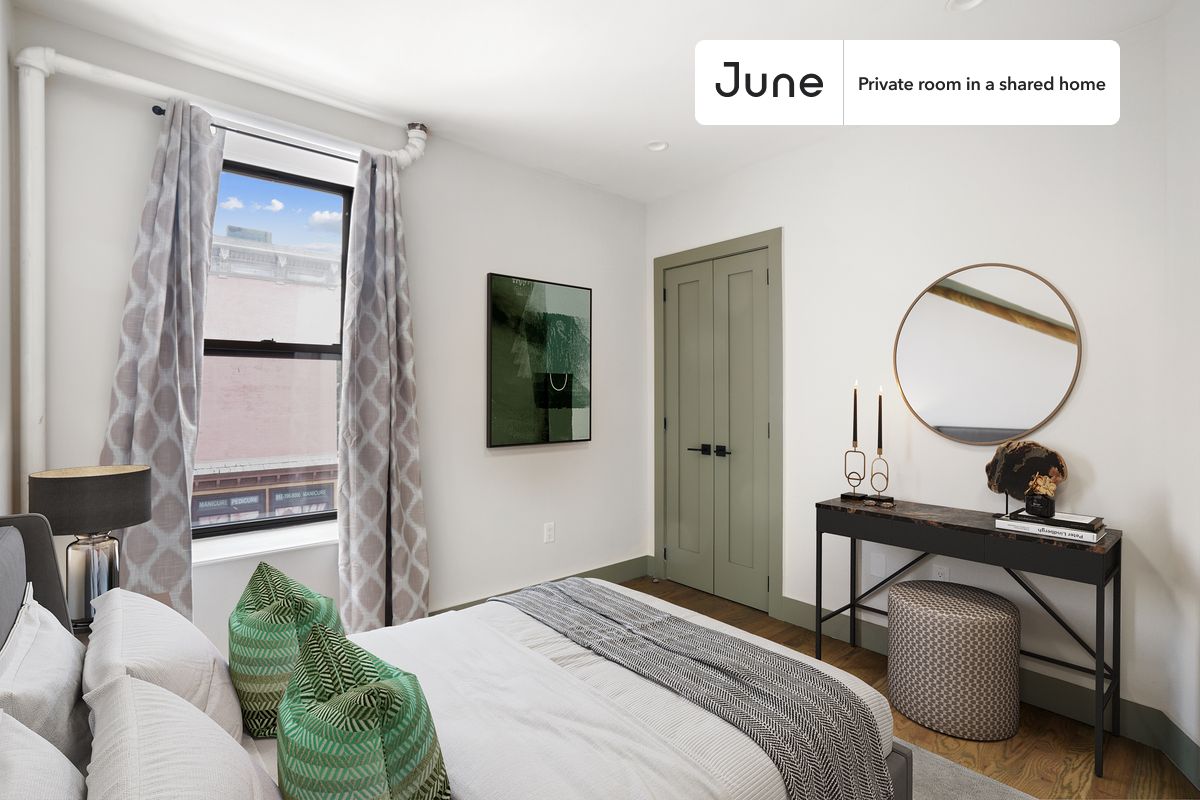 PLEASE NOTE: This is a private room in a shared apartment. You will have your own bedroom and shared common areas (kitchen, bathroom, etc.) with other residents.
Queen bedroom in a 2 bedroom / 1 bathroom apartment!
Check out 3D tour now: https://jnhm.es/X3
This Queen room in East Harlem is available on a 12 month lease or a flexible short term (31 to 364 days) lease. You pick your custom start and end date. Monthly rent rate is determined by furnishing preference, move-in date and move-out date. Speak to a June representative for recommendations on the best stay duration for the lowest rate, and learn more about this home on the June website: https://jnhm.es/5B1
Amenities of this home: Dishwasher, Furnished Common Areas, Wi-Fi - Paid separately (High-Speed), Guarantors Allowed, 32-inch Flat-Screen TV, Street parking - City permit required, Laundry in home (free), Hardwood Flooring, Microwave, Oven, Refrigerator, also, this unit is conveniently located, several local parks, restaurants and bars are just minutes away.
About June Homes: Welcome to the easiest rental experience of your life. Rent furnished or unfurnished apartments on a 12 month lease or a flexible short term (31 to 364 days). As a resident, you’ll have access to 24/7 support and monthly cleanings of the home’s shared spaces. Sign up now to apply online for your next home with June: https://jnhm.es/sign-roomi
Brokers welcome! Contact us for more details.
Interested? Use this listing ID when speaking to June team: #552 A