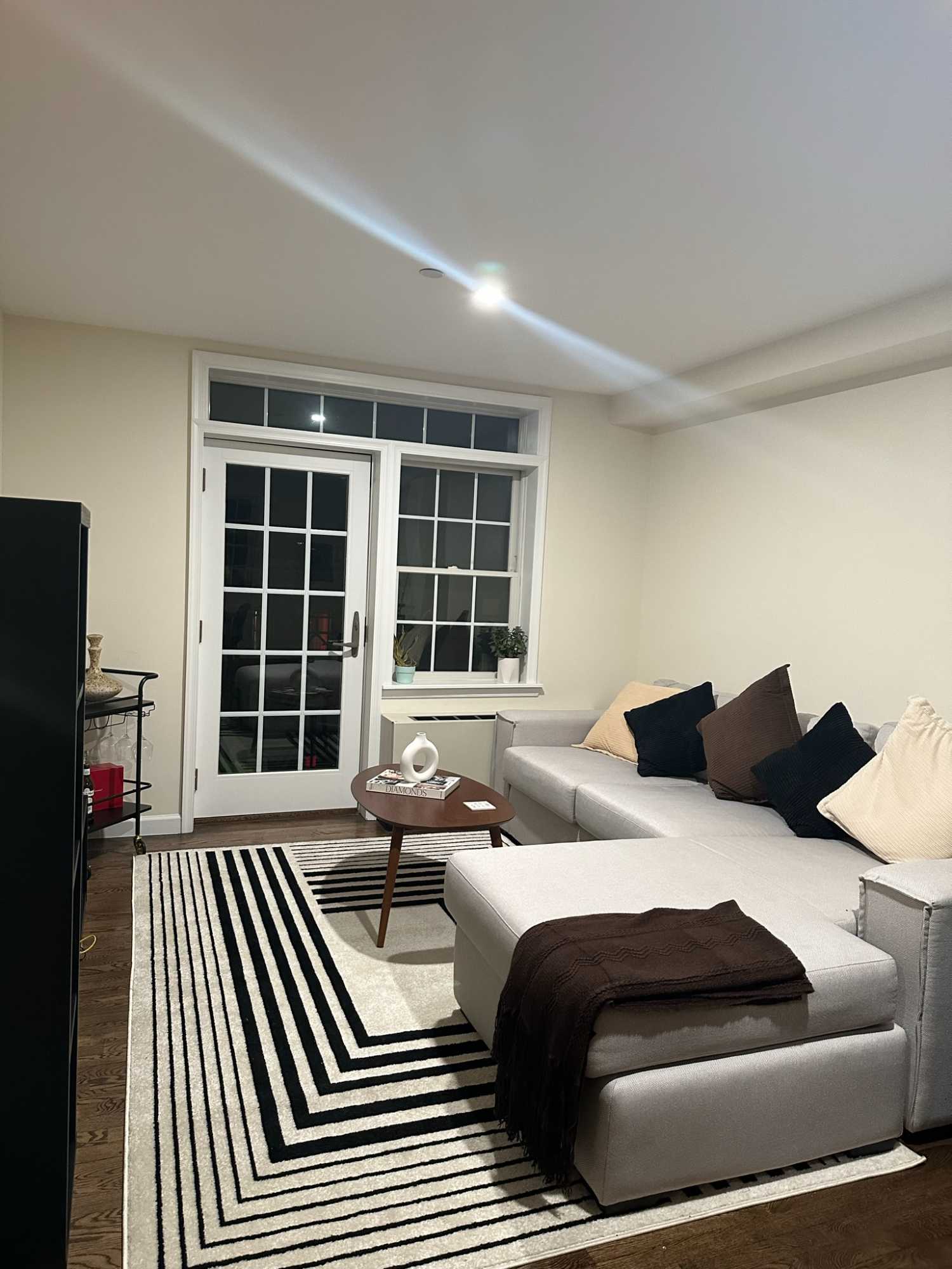 Room available for rent in Astoria for June 1st. The apartment is a 2 Beds, 1 Bath, large living room, separate dining area and home office, great natural light, open kitchen, private balcony, and large bedrooms with great closet space. The building has elevator, amazon locker, central laundry, and a common terrace, and is conveniently located 2 min away from the N/W train station, only 15-minute commute to Midtown. Please note that the bedroom comes UNFURNISHED. DM if interested, so we can discuss this further.