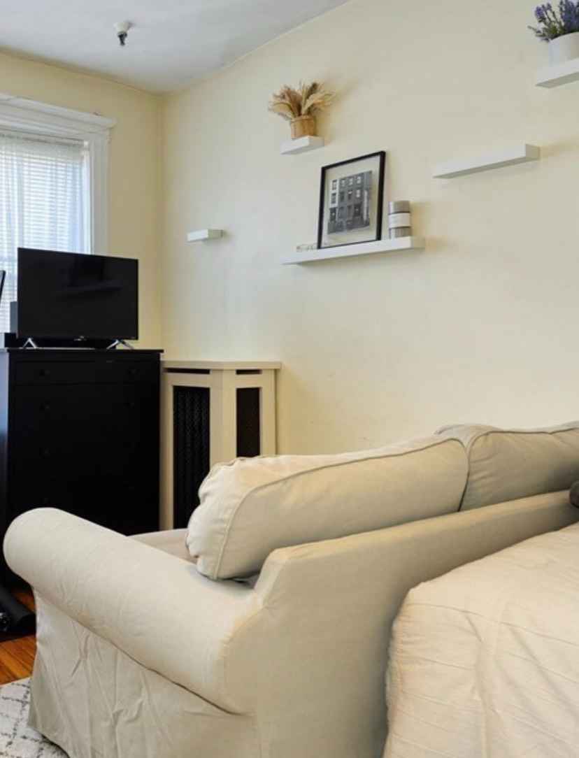 Looking for a peaceful space? We've got you covered! Contact Ashahgsag@gmail.com to learn more and schedule a viewing.