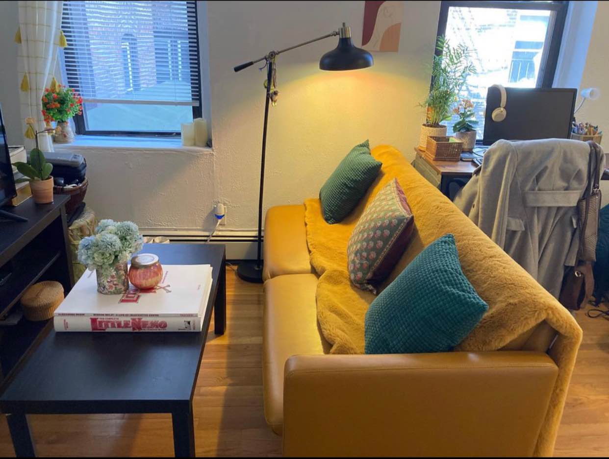 Hi guys 
I have a private studio available and all utilities are included in rent fee free to chat or text me up for more details about the studio thanks (galarzajerson2@gmail.com)