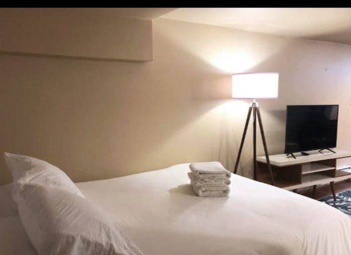 This property offers convenient laundry facilities located in the basement for tenant use, as well as two dedicated parking spaces in the driveway. Situated in a prime location near Vassar Brothers Medical Center, MidHudson Regional Hospital, Metro-North train station, Route 9, shopping centers, Marist College, and the Culinary Institute of America (CIA). Pets will be considered on a case-by-case basis.Don’t hesitate to text at Mariemichele008@gmail.com for more information about the studio