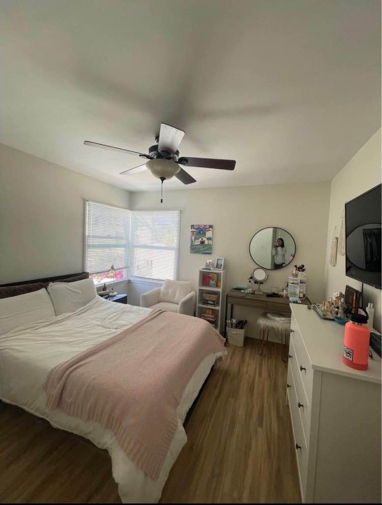 I’m offering a private one bedroom apartment in 5535 Walter St Riverside, CA  92504 utilities are included in the price kindly drop your cellphone number thanks contact me on +1 (848) 999-4594 thanks ☺️ 