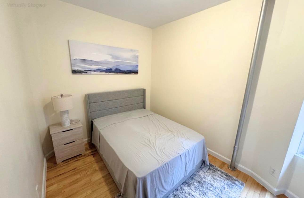 Home sweet home, that’s how this apartment feels. It’s bright, cozy, and has a calm, easygoing vibe that makes coming back every day feel good. Plenty of natural light, a practical layout, and a space that’s been well cared for.

The location is convenient too, close to transportation, shops, and good food, so life’s simple. I’m hoping to pass it on to someone responsible, clean, and respectful, who’ll enjoy living here as much as I have.

Available for move-in now. If this sounds like your kind of place, send me a message and tell me a little about yourself!
