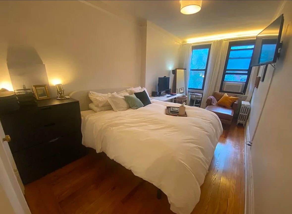 Message to schedule a viewing 