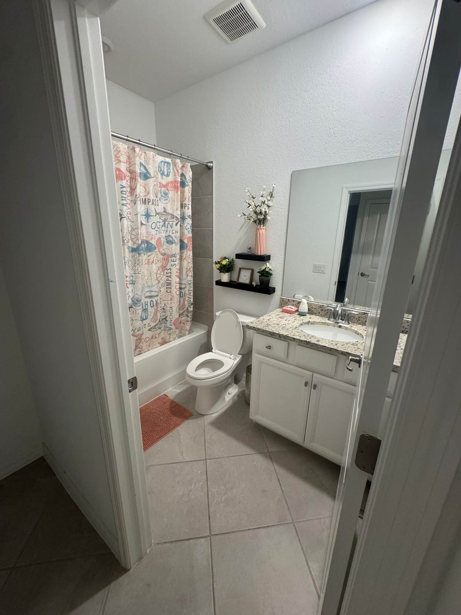 📢 Room Available in Fort Myers
Private room with private bathroom located in a single-family home in Fort Myers. The room is fully equipped with:
• Queen bed 🛏️
• Mini fridge and microwave 🍴
• Flat-screen TV 📺
• Spacious closet 🚪
• Extra sheets and pillows 🧺
💲 Price: $1,000 per month
✅ Utilities included
❌ No deposit required
Perfect for a comfortable and convenient stay.