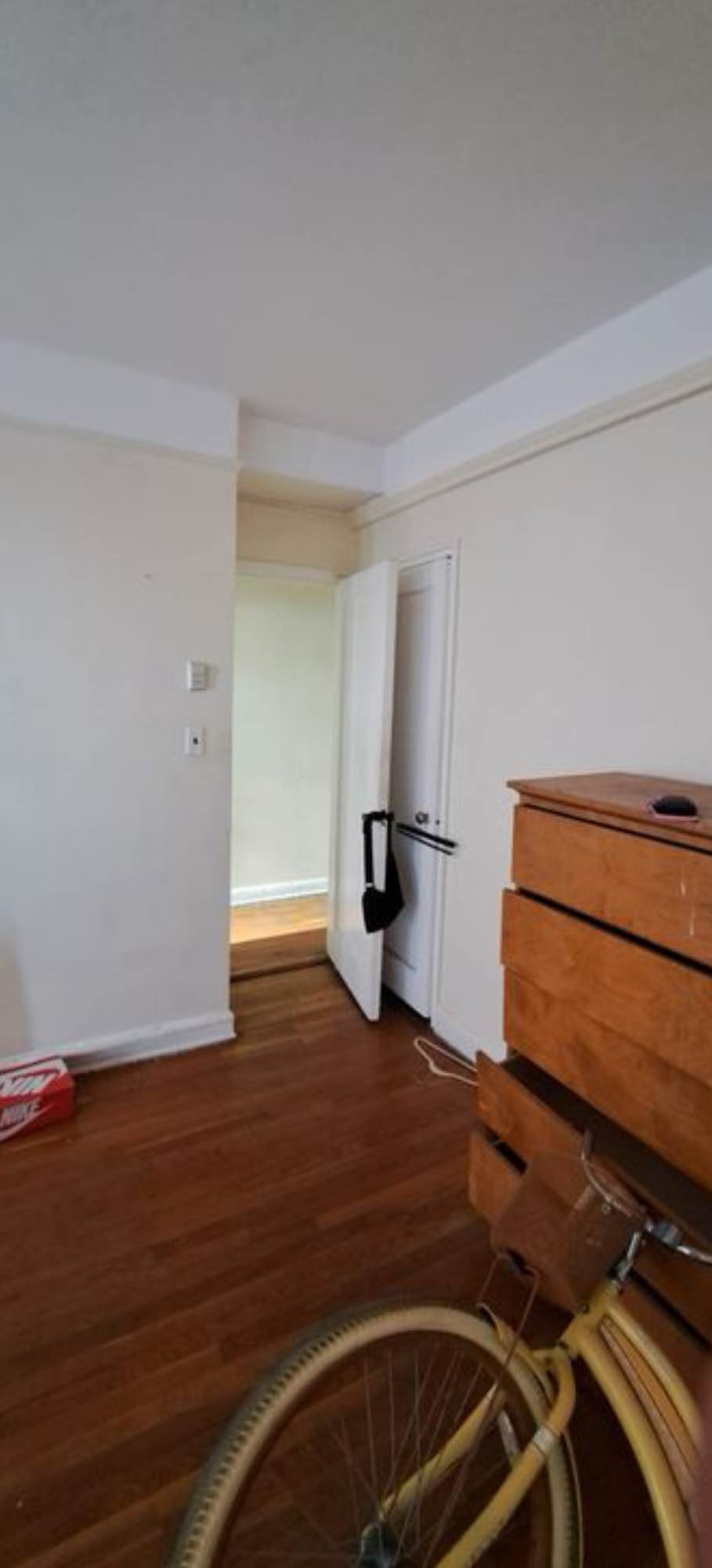 Large 1 Bedroom Apartment
Hardwood floors
lots of sunlight
lots of closet space
near transportation and A train
24/7 super on site.
The best way to reach me is by text. If you’re interested kindly email me graacieallen@outlook.com
