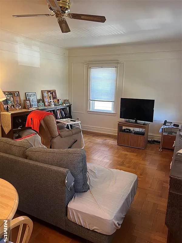 Text me on +1 4152056019
Located in the desirable Greenmount section of Cliffside Park, this spacious and well-maintained 1-bedroom apartment offers comfort, convenience, and unbeatable value. All utilities are included in the rent, making budgeting simple and stress-free. Enjoy a bright and airy living space with plenty of natural light, a generously sized bedroom, and a functional kitchen with ample storage.