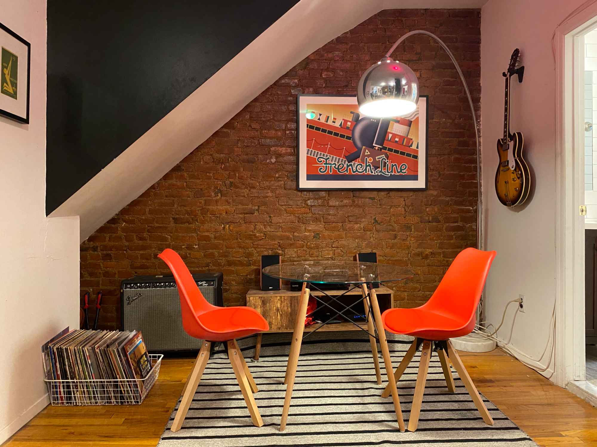 I'm looking for a roommate for 2 months for my two bedroom apartment in Williamsburg. The apartment is fully furnished with cooking supplies (air fryer, coffee maker, pots/pans, etc.), a TV, couch, art and a record player. The room is furnished with the bed, dresser and AC unit from the pictures. There are tons of great restaurants and bars in the area and the apartment is right up the street from Domino Park.
I'm a musician and music teacher so will be teaching over Zoom in my room or traveling to lessons during the week. I will also be away most, if not all, weekends.
Please let me know if you have any questions and look forward to connecting!