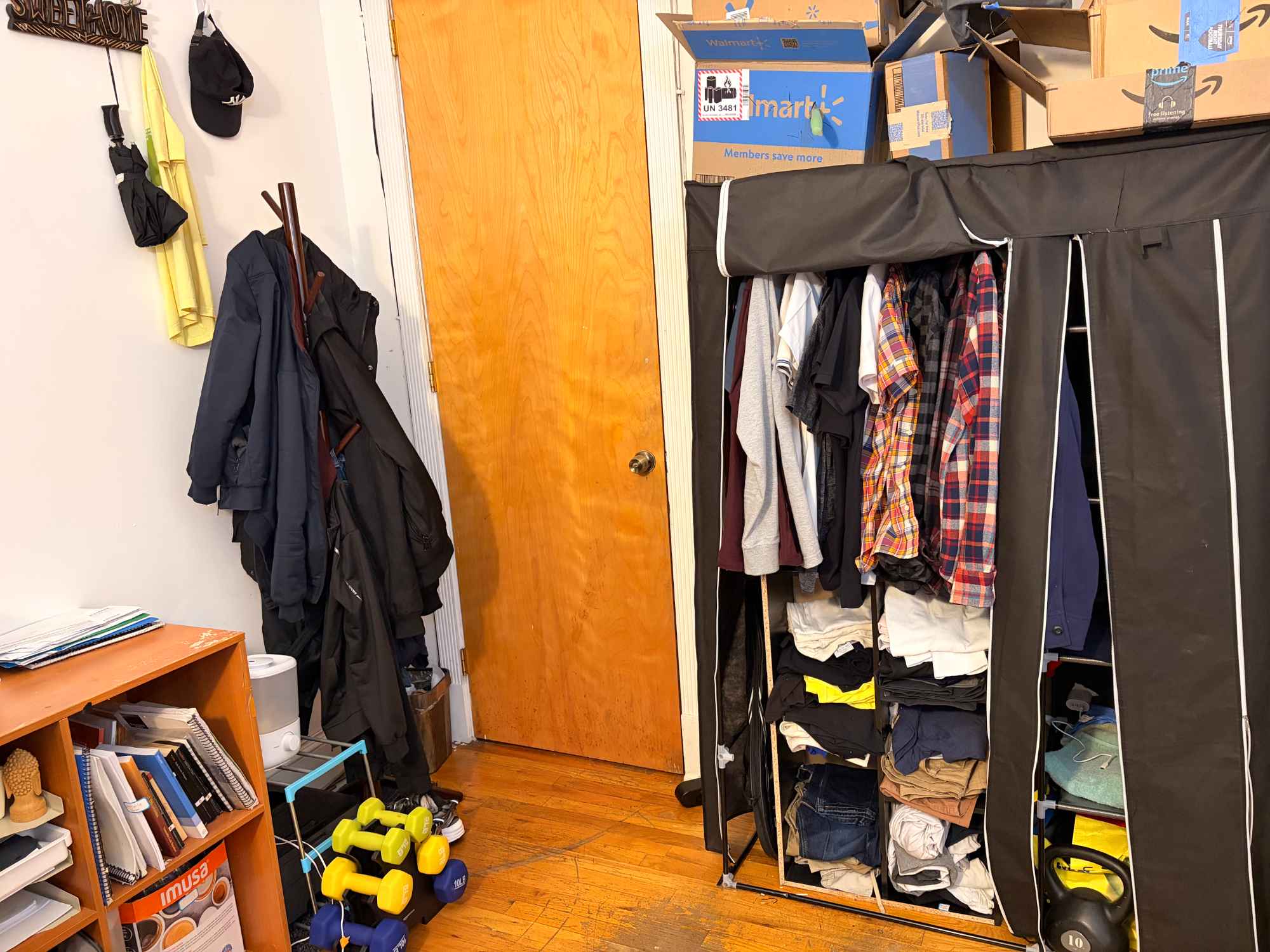 Located a couple of blocks north of the end of the Upper East Side, on 3rd Avenue. 5‑min walk to two subway lines (the 6 and the Q). M101, 102, 103 bus stops right in front of the building.
Within a couple blocks distance you’ll find multiple supermarkets, laundromats, fast‑food chains, restaurants and bars. If you like nature, Central Park and the East River are both about a ten‑minute walk away, in addition to a small park right across the street.
Large room - measures roughly 140–150 sq ft. Apartment's heating and gas are included in the rent. Electricity and Wifi costs are split equally.
Roommates are 25-30 yo, friendly. One is grad student, and the other is a research engineer at a tech company. They’re often out during the day, making it a great place to study or work from home.
Lease from Dec 01 to mid 2026 with option to renew. Reach out with a brief intro of yourself and any questions.