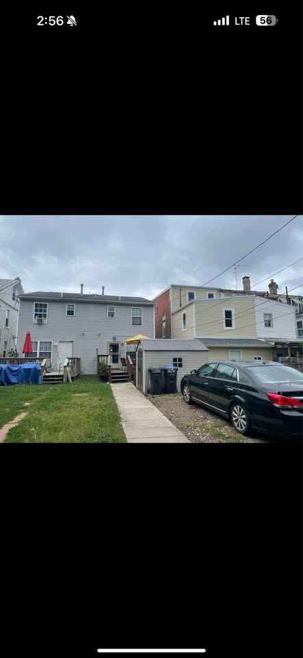 🏠 Roommate Wanted: Spacious 3-Bedroom Home in Norristown, PA! 🏠
Hey everyone!
We’re looking for a roommate to move into our spacious 3-bedroom, 1.5-bathroom house in Norristown, PA starting August 11th.
Here are the details:
* Rent: $700/month for a single person - no couples or children (all utilities included)
* Bedroom: standard bedroom with closet
* Bathroom: there are 1.5 bathrooms in the house, all are shared
* Parking: Off-street and on-street parking available
* Furnishing: House is furnished in common areas
* Restrictions: NO pets NO alcohol permitted in the house
* Housemates:
* - Amber 26f
* - Ryan 40m
* - Shamire 27m
* - Roomate 2
* - Kevin 1 year old black lab
About the space:
Bedroom 9x9
5 outlets for all your tech
The closet is 3x2
Walls are painted white
The house is in a friendly neighborhood with plenty of common areas to relax and enjoy. If you’re interested or know someone who might be, please send me a message or comment below. I’d be happy to give you a tour and answer any questions!
Looking forward to hearing from you!
Best,
Amber & Ryan