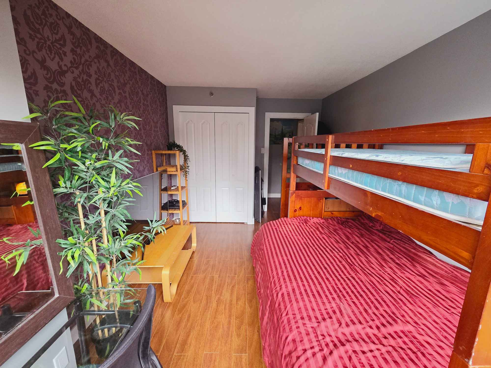 A downtown Vancouver furnished room is available on Nov 1 or Nov 15 (the Room is actually available immediately if you want to move in earlier). For short-term (minimum stay until Jan 31st) or medium/long-term rental. The building is directly beside the Yaletown Roundhouse Skytrain station.
ROOM
Spacious private bedroom (136 sq ft - 14.6 ft x 9.3 ft), your own 55-inch HDTV (Amazon Fire TV Stick for smart TV streaming apps), private bathroom, and private closet. The bed pictured is a double-size bunk bed (top bunk is good for more storage or if you have a friend visit), but we can swap that with a queen-size bed (some assembly required). Both beds have drawers for more storage. Additional storage is available in the living area and in the storage locker, if needed.
- 136 sq ft (14.6 x 9.3)
- Desk & Office Chair
- 55inch HDTV
- Amazon Fire SmartTV stick
- Large Closet with hangers
- Queen-size bed OR bunk bed (I have 2 different bed frames I can move into the room, bunk bed pictured)
- Both beds have storage
- Your own full bathroom with a bathtub, shower
APARTMENT
The room is in a VERY spacious 1302 sq ft 2-bedroom 2-bathroom apartment. The apartment has a view of False Creek. Shared kitchen and living room.
BUILDING
Building Amenities:
- Gym
- Pool
- Mini Sauna
- Hot Tub (currently in repair, no eta)
- Bike storage
- Storage locker
- Guest Parking
RENT
$1650 flat rent (EVERYTHING included!)
- Electricity/Heat/Water included
- Household supplies included: cleaning/lights/maintenance/toilet paper etc.
- 100 Mbps Novus Fiberoptic Internet
- Streaming: Netflix, Disney+, Prime, Apple TV, Crave. Apple Music, Crunchyroll included.
- Costco Membership! (cheap food!)
- Appliances: In-suite Washer, Dryer, Dishwasher
- Shared kitchen: Fridge, Oven, Microwave, Rice cooker, air fryer, milk frother, blender, spices
- Shared living room: 65-inch 4K HDTV Smart TV with cable, Xbox Series X with Game Pass
- Sharing books, movies, video games, and an extensive board game collection
- Note: no AC in unit
- No other monthly fees/charges, rent is EXACTLY $1650 (exception: if landlord raises rent by legal amount with notice given)
-It does not include a parking spot, but spots are available in the building for about $100 a month.
MOVE IN/OUT
- No move-in/out elevator fee as long as you have no furniture
- $800 damage deposit on move-in, returned on move-out
- $80 cleaning fee when moving out to hire a pro cleaning, unless you want to do your own really thorough cleaning!
HOUSEMATES
Male in his early 40s, MBA & BSC from SFU, works full-time in tech startup marketing.
Hobbies: Skiing, Photography, Karate, Travel, Art/Design/painting, Canucks/sports, Video games/board games.
Female in her 30s, Japanese, works in a daycare, likes anime.
This is a great place for a student, someone traveling, on a working holiday or temporary job, or needing an affordable place to stay while looking for a permanent place.
RULES
- No smoking
- No drugs
- Take turns sharing chores with no strict schedule
- Living downtown is supposed to be fun, so sometimes having friends over is ok, just no big parties unless agreed.
- Minimum 1 month notice required by either party to terminate the rental agreement.