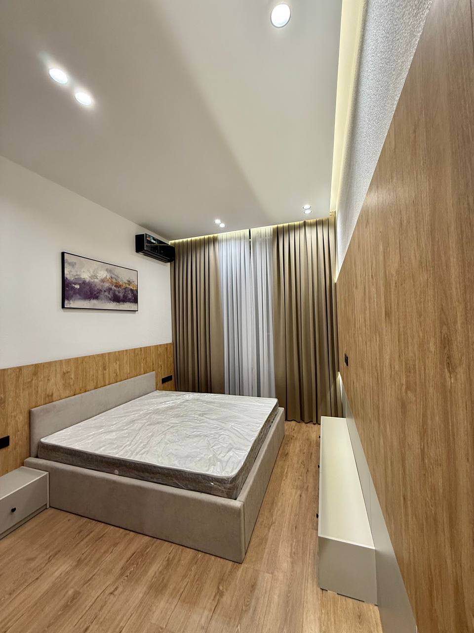 Affordable 3-Bedroom, 3-Bathroom Apartment for Rent!

This fully furnished apartment features a private room with no sharing, ensuring your own personal space. Each room has its own bathroom for added convenience. The rent is set at $900/month, which is not negotiable, and free parking is included. We also welcome pets!

Included utilities are:
- Hydro
- Heat
- Water
- Refrigerator
- Washer and dryer
- Electricity
- Wi-Fi
- And more

This is a fantastic opportunity for comfortable and private living in WA