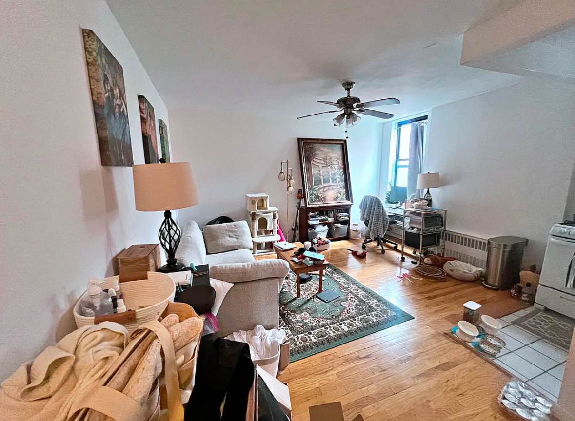 Hello , I have a single room available in a one-bedroom apartment and rent includes all utilities such as (Electricity, Gas, AC, Heat , WiFi )
The room comes fully furnished, the apartment is in a great location only few blocks away from the train station and Hospitals. You’ll find yourself surrounded by various convenient amenities, including numerous stores, shops, restaurants, and two supermarkets within walking distance. Additionally, the building features a 24/7 open laundry facility in the basement. For food enthusiasts, there are several excellent pizza places, corner delis and diverse restaurants offering Italian, Mediterranean, Mexican, Chinese, and Japanese Cuisines, all just a stone’s throw away. After a long day at work on Main avenue, you can unwind at a nearby juice bar or coffee shop.
The apartment offers easy access to transportation, with the 6 trains only three blocks away and bus stops conveniently located on each block.
If you're seeking a comfortable and convenient living space in the city, this apartment is your best choice.
Please feel free to contact me to schedule a meet-up or viewing of the apartment.
And also can provide a walkthrough video of the place if needed.