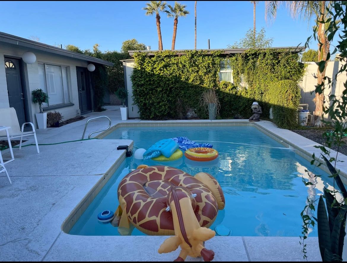 Hi everyone! My name is Sedona and I’m looking for 3 roommates for a house in North Phoenix on June 1. The house is located right off of the I-17 and Cactus, a great location for GCU students! Some pictures included are current and some are slightly dated (for example, no carpet in bedrooms, difference in furniture, etc.). There is a master bedroom with a private bathroom available ($800/mo + utilities) and two other bedrooms with a shared bathroom ($700/mo + utilities). No pets and no couples. The main living areas are furnished and bedrooms come with a bed. All dishes and other household items are also included!
I’m looking for responsible, respectful individuals who will value the home and the other people in it. This is not a big party house, so I’m looking for people who live a lifestyle conducive to that. I’m super easy going and get along with most people and I would love roommates who feel the same! I would love to find roommates who can all enjoy each other’s company and make the home fun. No drama!
A little bit about me: I’m a full time private nanny and I’m going to start working on my doula certification after the summer! I have a huge family and I love to spend time with them. I love cooking, hanging out by the pool, binging The Bachelor, and hanging with family and friends. I’m pretty laid back, super clean, and I love my little home!