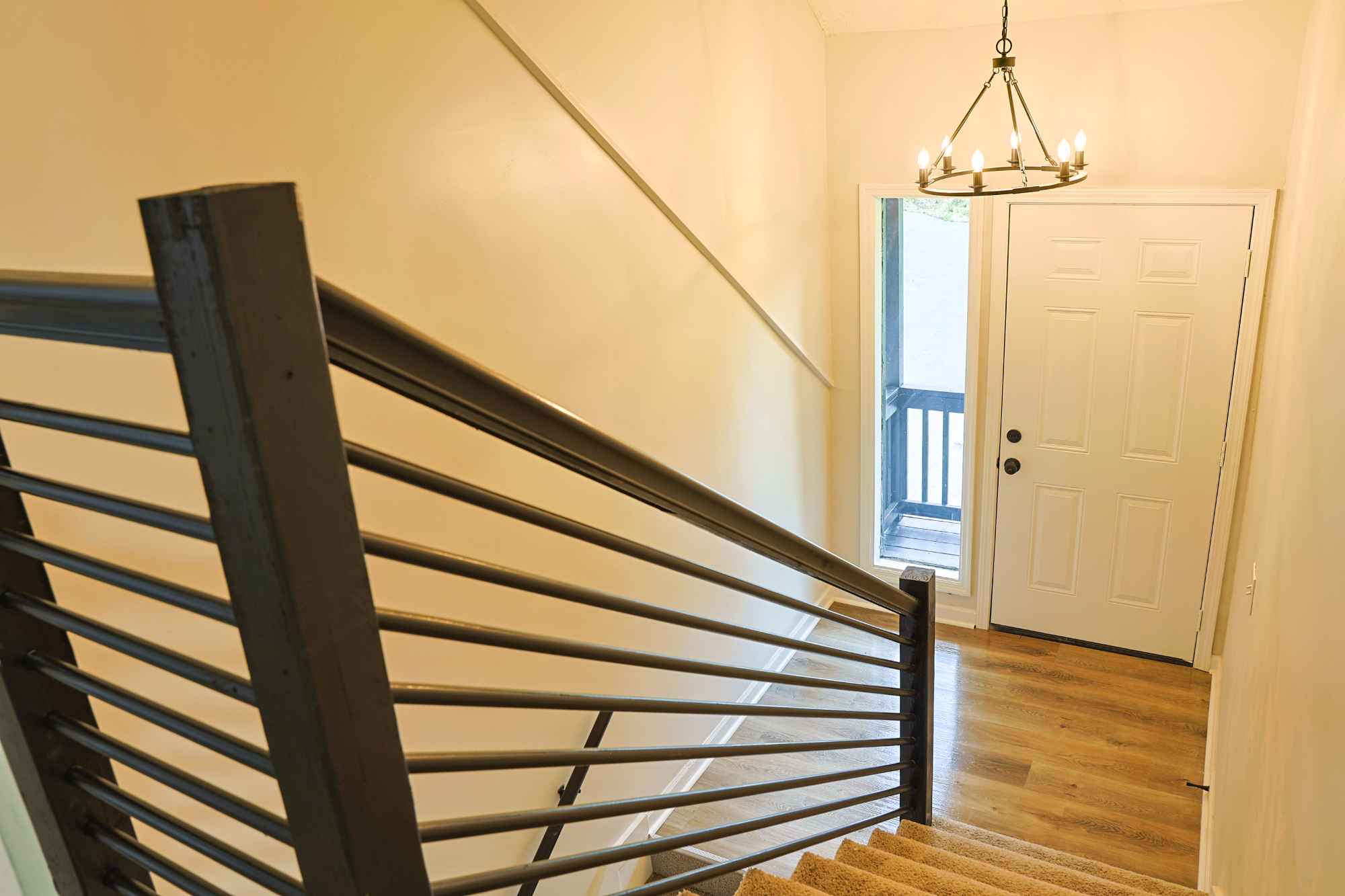 Welcome to a secure, peaceful, and professionally managed 6-bedroom home—perfect for traveling professionals seeking comfort, privacy, and convenience.
✨ Each room includes:
•	Fingerprint lock for privacy & security
•	Full furnishings (bed, dresser, nightstand)
•	All utilities included (Power, Water, Gas, Wifi)
•	Weekly cleaning of shared areas
•	Landscaping & exterior upkeep handled

