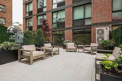 Incredible 12th floor studio with a large living room, bathroom and amazing natural light! Step outside your door into the heart of one of NYC's most iconic neighborhoods. Chelsea is filled to the brim with delicious restaurants, trendy bars and hopping nightlife. Building has a laundry room and mailroom.
Enjoy the spectacular and panoramic skyline views from the private residents’ roof deck. Just steps away from the A, C, E, and 1 MTA subway lines.
Available for rent on October 15, 2025. Tenant must have excellent credit and income. $3,000.00 deposit due at move in.
Lease Terms
1 year