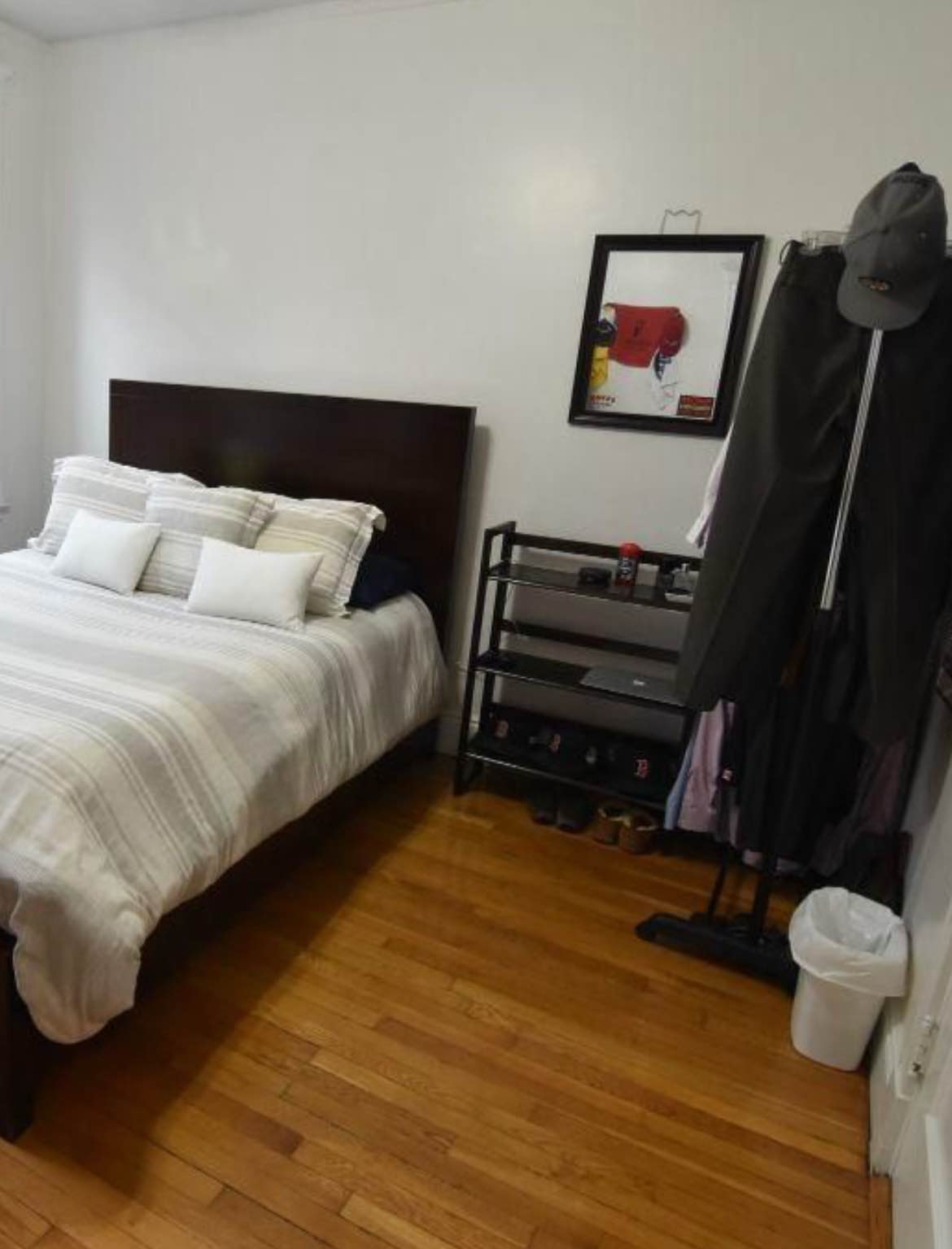 This cozy one-bedroom apartment is now available. It has been lovingly cared for and is ready for you to move in. Perfect for a single person or a couple starting their journey together. Reach out to Hablegord@gmail.com to see it today!