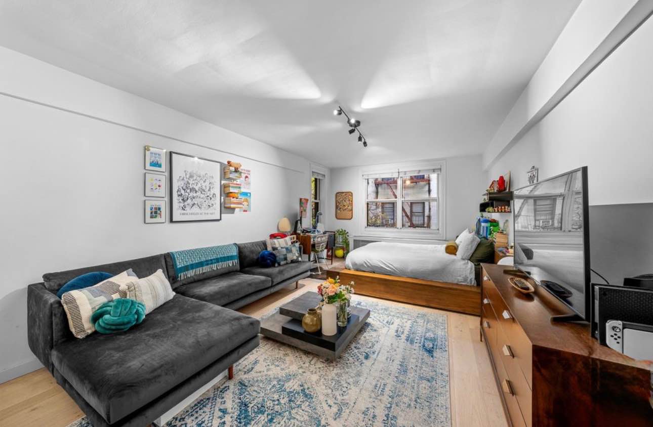 Room rental in 90 William St apt 11f, New York, NY 10038, USA - entire Room