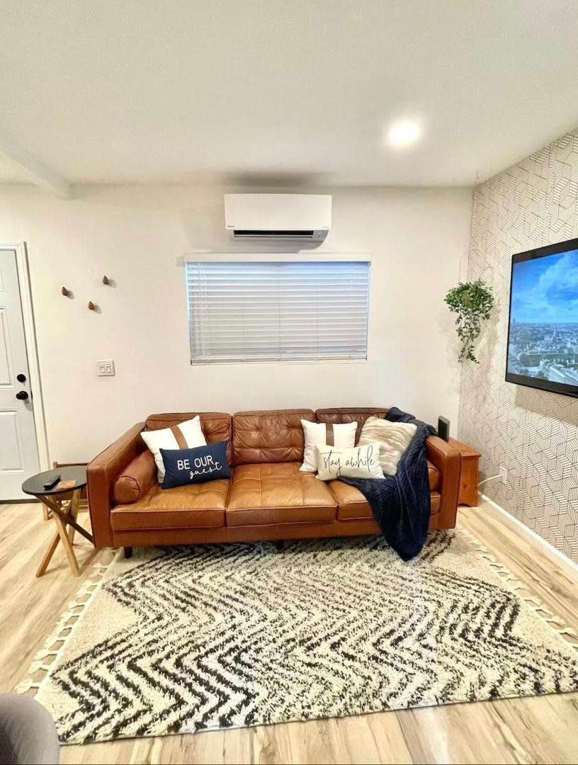 Newly renovated one bedroom apartment for rent. Location-116 Bedford Ave, Brooklyn, NY 11249, USA . Features with clean studio unit without utilities been paid. Hardwood floors, AC, Good closets space, Stove, refrigerator, washer and dryer, Parking available. Kindly drop your cellphone number for more details or contact (312-448-9573)