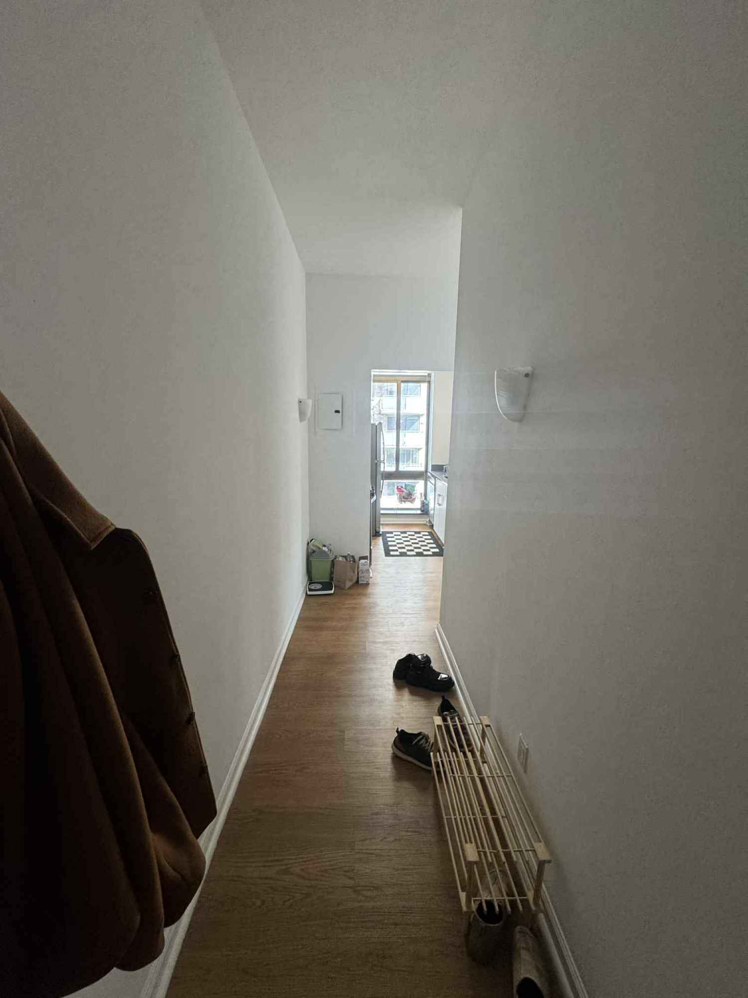 Looking to sublet one of the rooms. 2900 for the true bedroom 2000 for the flex. I am ok with either room.