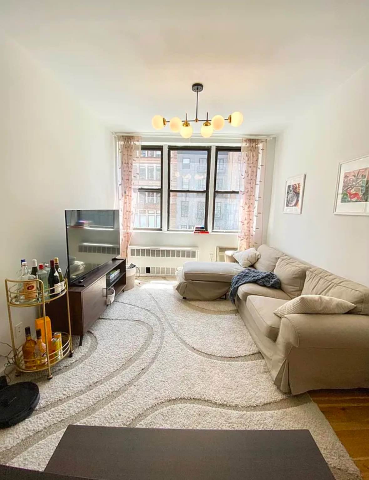 Room rental in 223 E 82nd St, New York, NY 10028, USA - entire Room