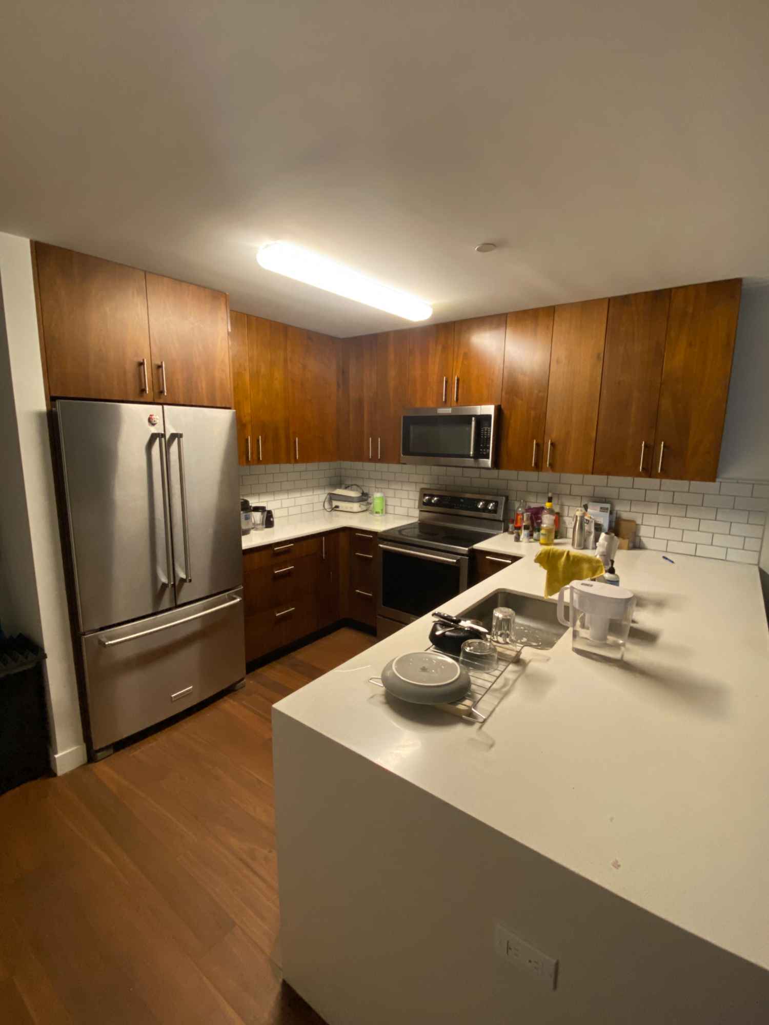 Dumbo Room Available in The Amberly Apartments
Details:
•Lease Start: September 1st (12-month contract)
Current housemates:
•Conor – 29, full-time professional
•Frank – NYU student
•Currently living there however roommate moving out at end of mont
Luxury Amenities (built in 2018):
•Rooftop access with pool table,
•Overlook + co-working space,
•24/7 gym and reception;
Ideally located:
•Near Brooklyn Bridge
•Subways nearby include High Street, Jay St & Jay St–MetroTech
•A few blocks from NYU etc
Next Steps:
•Send a short bio including: Name, Age, Occupation, and a little bit about yourself
•Conor & Frank already on lease, expected to be additional co-sign
Open to arranging viewings after a quick phone call.
Feel free to reach out with any questions.
Thanks,
Conor