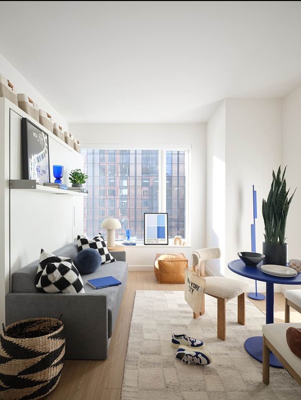 **BRAND NEW APARTMENT**
✅ brand new building (opened to rent in 2024/2025). I’m the first tenant in this unit; have been here 7 months of a 12 month lease. Looking for someone to take on the remainder of the lease with management company.
✅ Murphy bed studio: comes with bed and couch, you just need to bring sheets! 
✅ dishwasher, shower, new A/C unit
✅ huge double-paned window with tons of natural light but no street noise 
✅ corner unit with very little hallway/street noise
✅ laundry in basement; 24/7 doorman