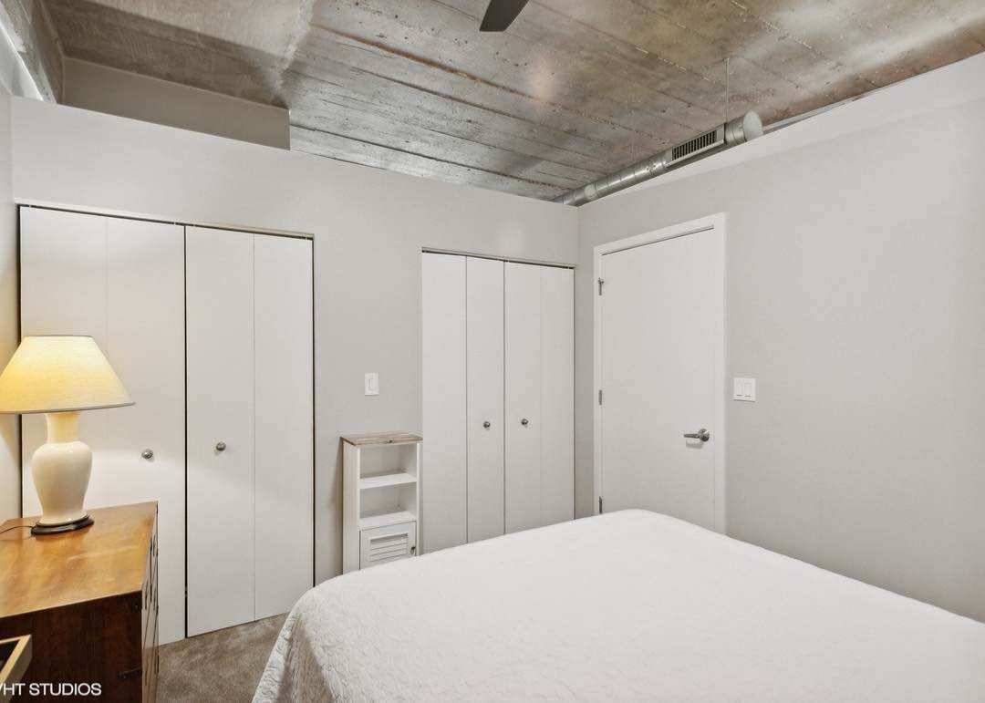 Great place to live blocks away from Pilsen and close to the West Loop. It’s located in the University Commons. I’m a professional male looking for a roommate. This building has a pool, gym, rooftop and a movie theatre. Washer and dryer in unit. The rent includes gas, cable and high speed internet. The electric will be split in half. 

A little about me is that I work 12 hr or more a day 5 days a week. Im never home. So I’m looking for a roommate to share the condo with me, I am the owner. Also there is an extra parking space for an extra $200 a month. 