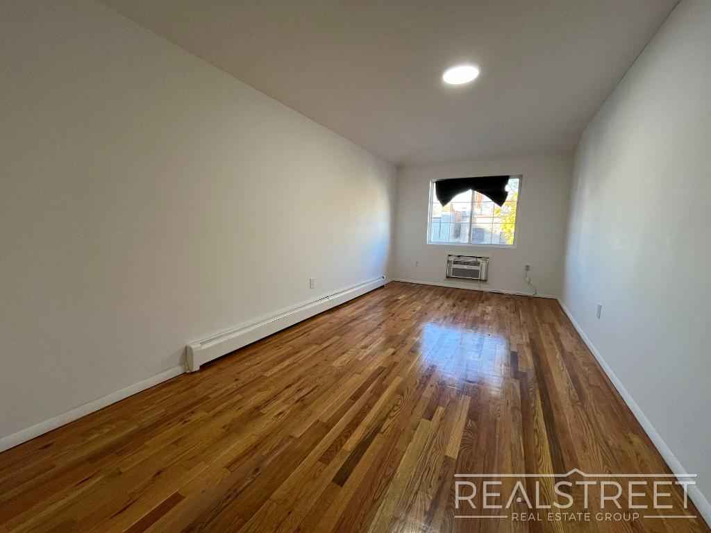 I'm looking to for someone to sign on to the rest of a 4 month lease for my 3 bedroom apartment in PLG/ Flatbush as one of my roomates is leaving. I love this place. It’s been a year since I moved here. We have an in-unit washer and dryer, a dish washer, and a large living room. The room for listing is large and has its own private bathroom. The neighborhood is enjoyable, and our place is super close to the 2+5 trains at Winthrop St.
Their is one other roommate beside myself.
Camryn (Me) (she/her) I’m a 26 year old children’s book designer that WFH 2 days a week. I would say I’m responsible but pretty much a go-with-the-flow person and love to keeping my space clean and cozy. I love Drawing, crafts, fashion, and Music.
Vaughn (they/them):
26 year old non-binary freelancer in the TV/Commercial production industry. Loves art, gaming, styling and hanging with friends. Sometimes keeps to themselves but loves sharing a space with folks down to vibe and hang from time to time. Very silly goofy.