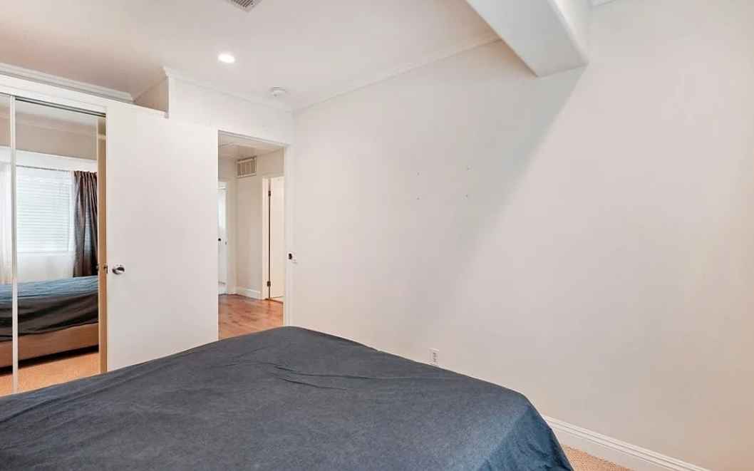 A typical day is relaxed with access to shared spaces like the kitchen and living room. The pool is great for unwinding, and it’s a quiet, peaceful environment