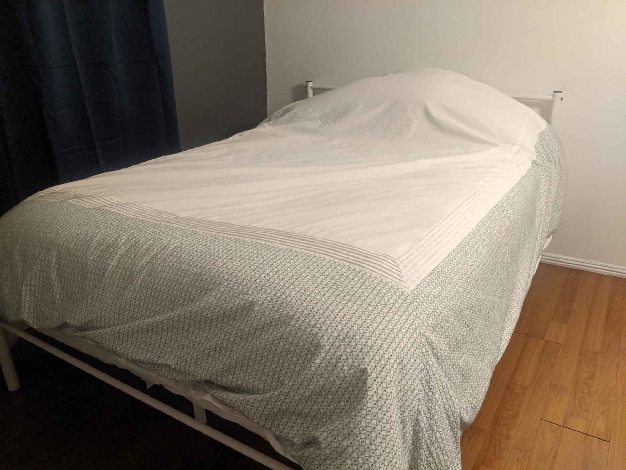 Bright, private upstairs room (one person max) in a gated property on a quiet street near Olympic bus lines. Ideal for a working professional or mature student seeking peace and privacy.
Room 9 is on the second floor and comes furnished with a twin bed, mattress, desk, chair, and three windows with drapes for plenty of natural light.
Shared spaces include 2 bathrooms and a kitchen, professionally cleaned a few times a month, with tenants maintaining daily tidiness. Utilities and internet are included no extra bills.
Quiet hours begin at 10 p.m. The home does not have a shared living room, so no pressure for socializing.
Lease begins with a three-month trial period; extensions available by agreement (no month-to-month). Security deposit equals one month's rent. Tenants provide their own linens, mattress cover, and pillows. Limited parking available for an additional fee; otherwise, easy street parking.
If you’re interested, I’d be glad to provide more details, arrange a viewing, or answer any questions you may have. Please reach out via text, phone or email.
Text/Phone: 323-332-9161
Email: southlakestreet@gmail.com