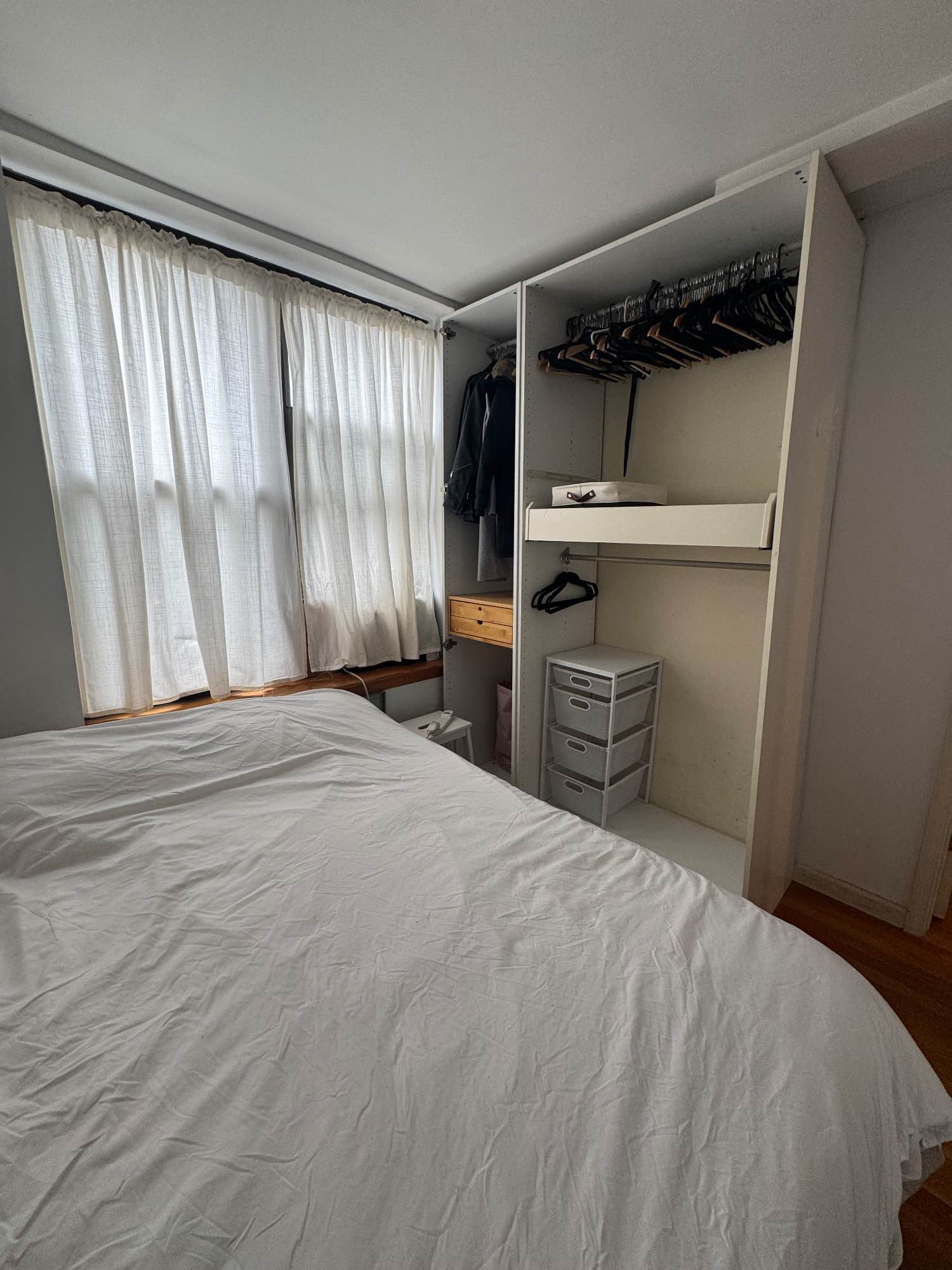 We're looking for someone who is a working professional, clean, respectful and doesn't bring the party home. Someone we can get along with :)
No pets
About Us
2 female roommates in their 30s, working professionals - goes into the office 2-3x week
We both like to cook, watch movies/shows together, and keep the apartment clean! We're easy going and super down to earth! :)
About the Apartment:
1 Shared bathroom, central heating, utilities are about $80-$120 per person a month, depending on season.
Fully stocked kitchen and fully furnished common area
Laundry mat is right around the corner